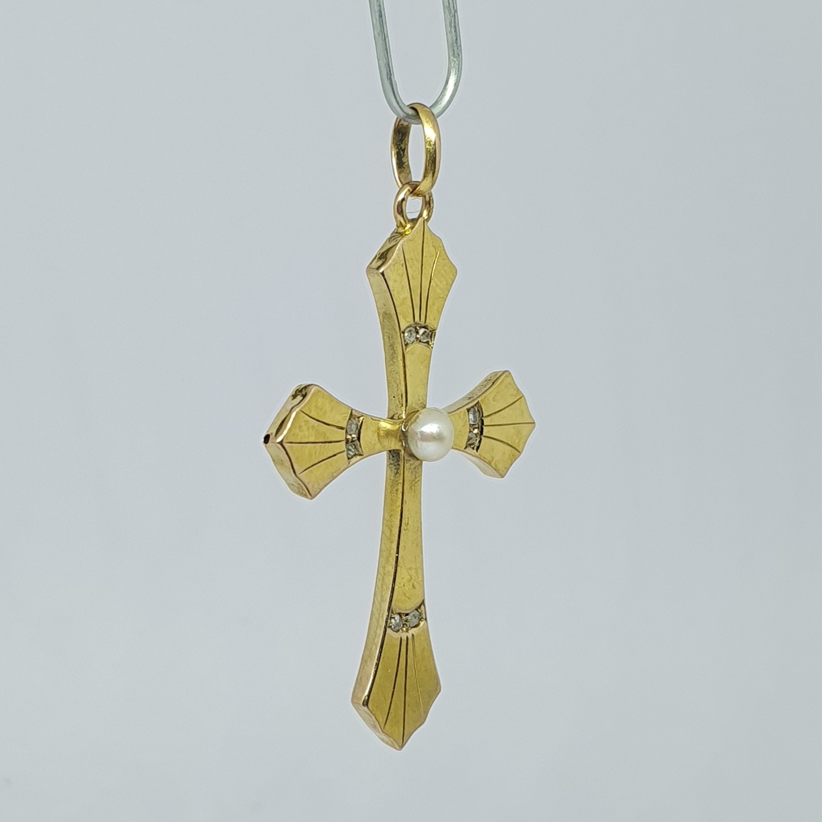 Antique Pendant Cross on Hollow 18kt Gold With Pearl – 890