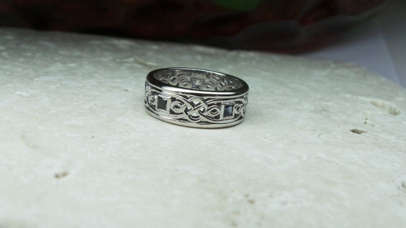 Men’s 14k White gold, Diamond and Sapphire Celtic Wedding Band
