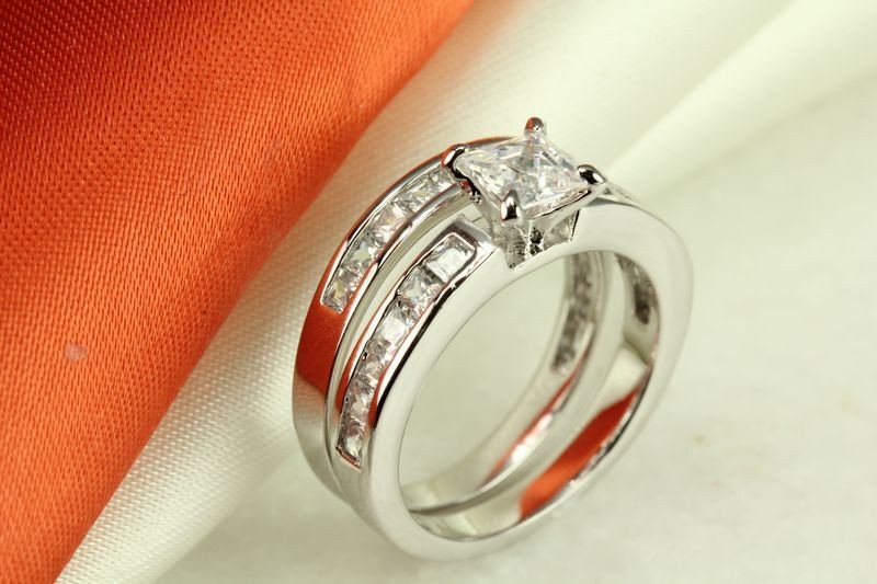 LADIES 2C STERLING SILVER 925 PRINCESS CUT BRIDAL ENGAGEMENT WEDDING 2 RING SET