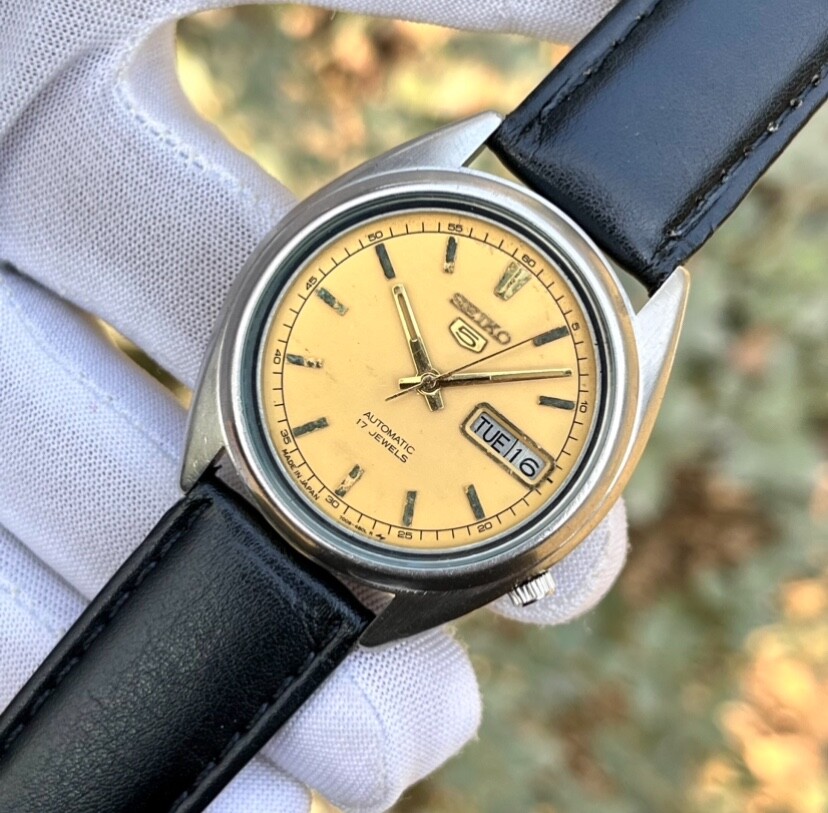 Vintage Seiko 5 Automatic Dress Formal Japan Made Men’s Watch 7009-3181