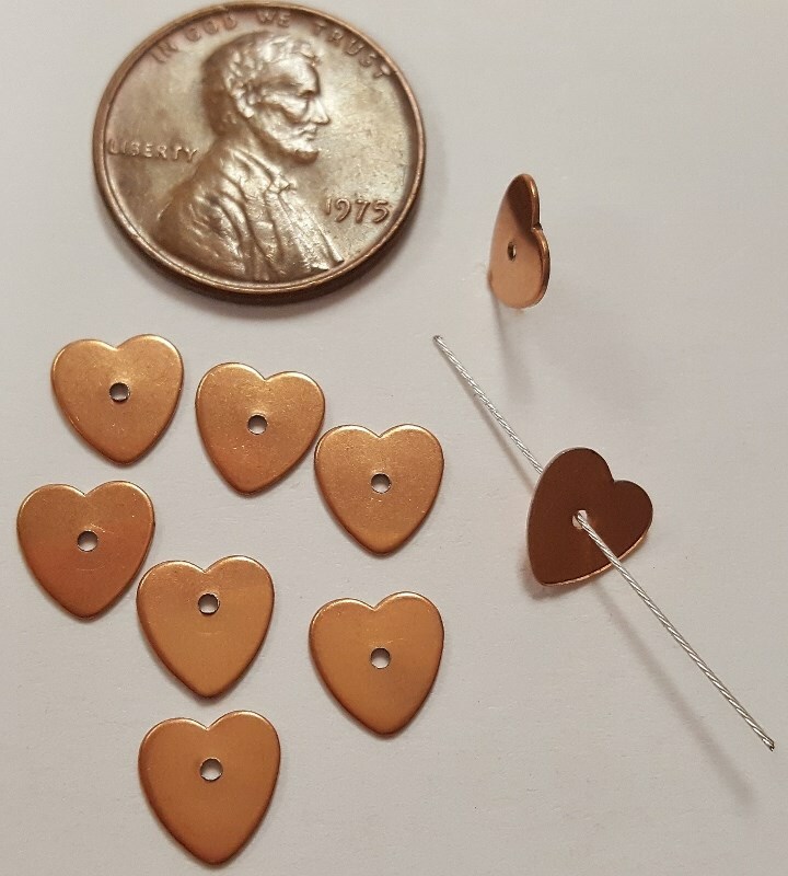 18 VINTAGE HEART FLAT 7mm. BEAD COPPER COATED STEEL STAMPING FINDINGS N127
