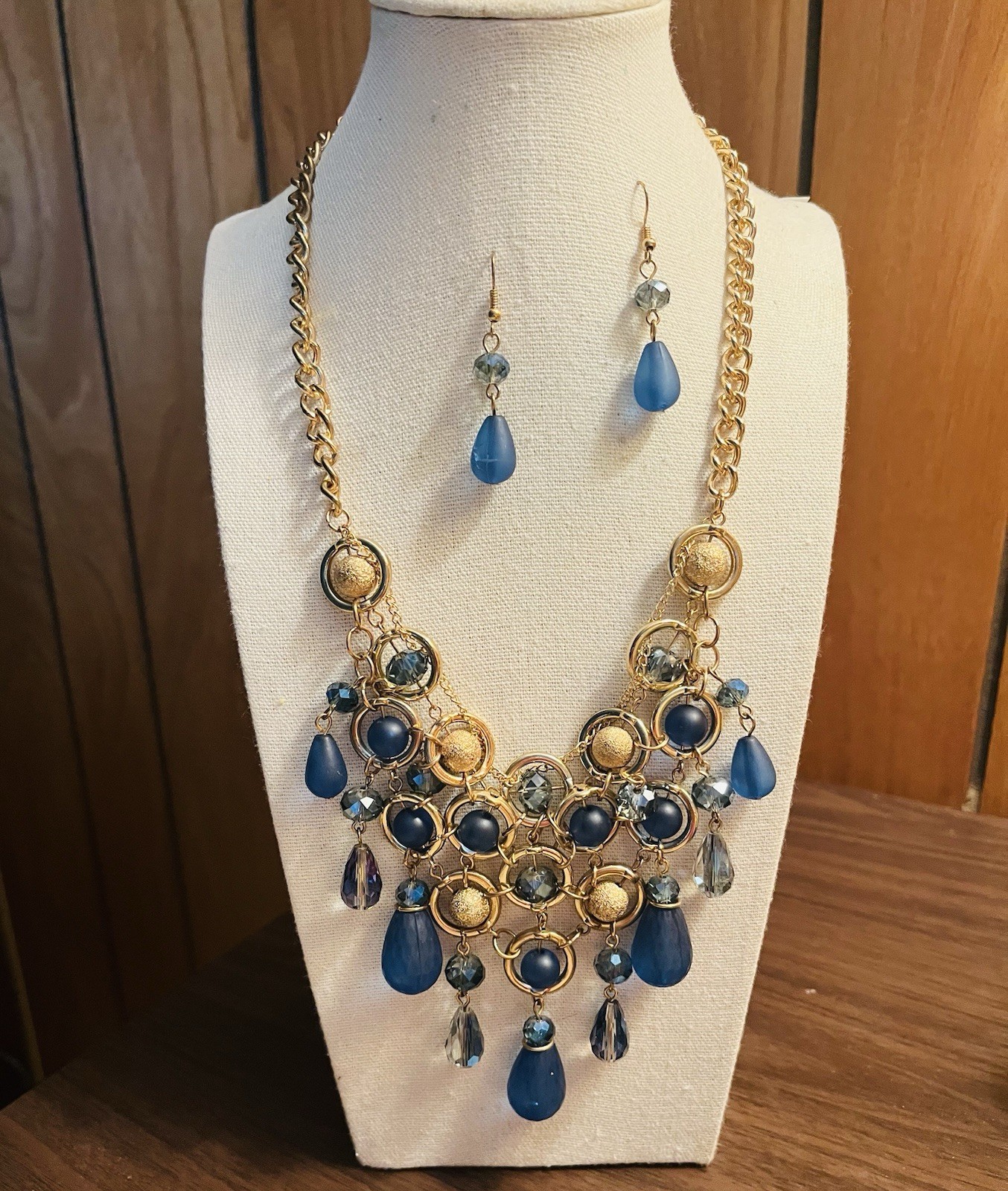 Vintage Blue Crystal Statement Necklace Earrings Set Gold Tone 14–18”