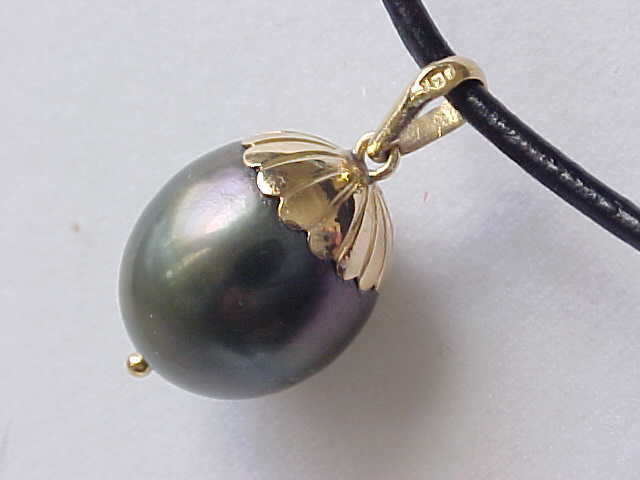 13.7MM X 16MM GENUINE BLACK SOUTH SEA TAHITIAN PEARL PENDANT 18K YELLOW GOLD