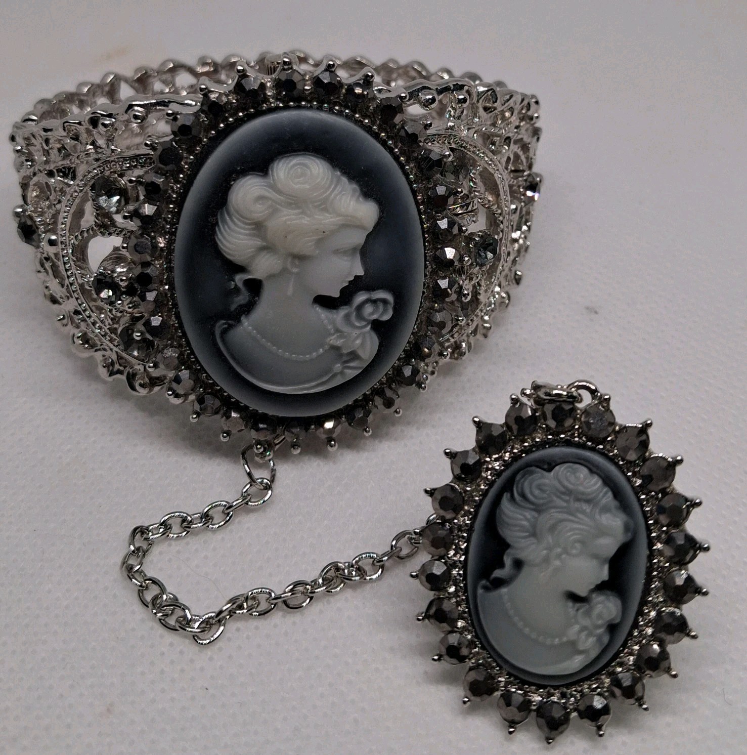 Strada Genoa Cameo Bracelet Watches & Matching Rings Lot Of 2 Vintage