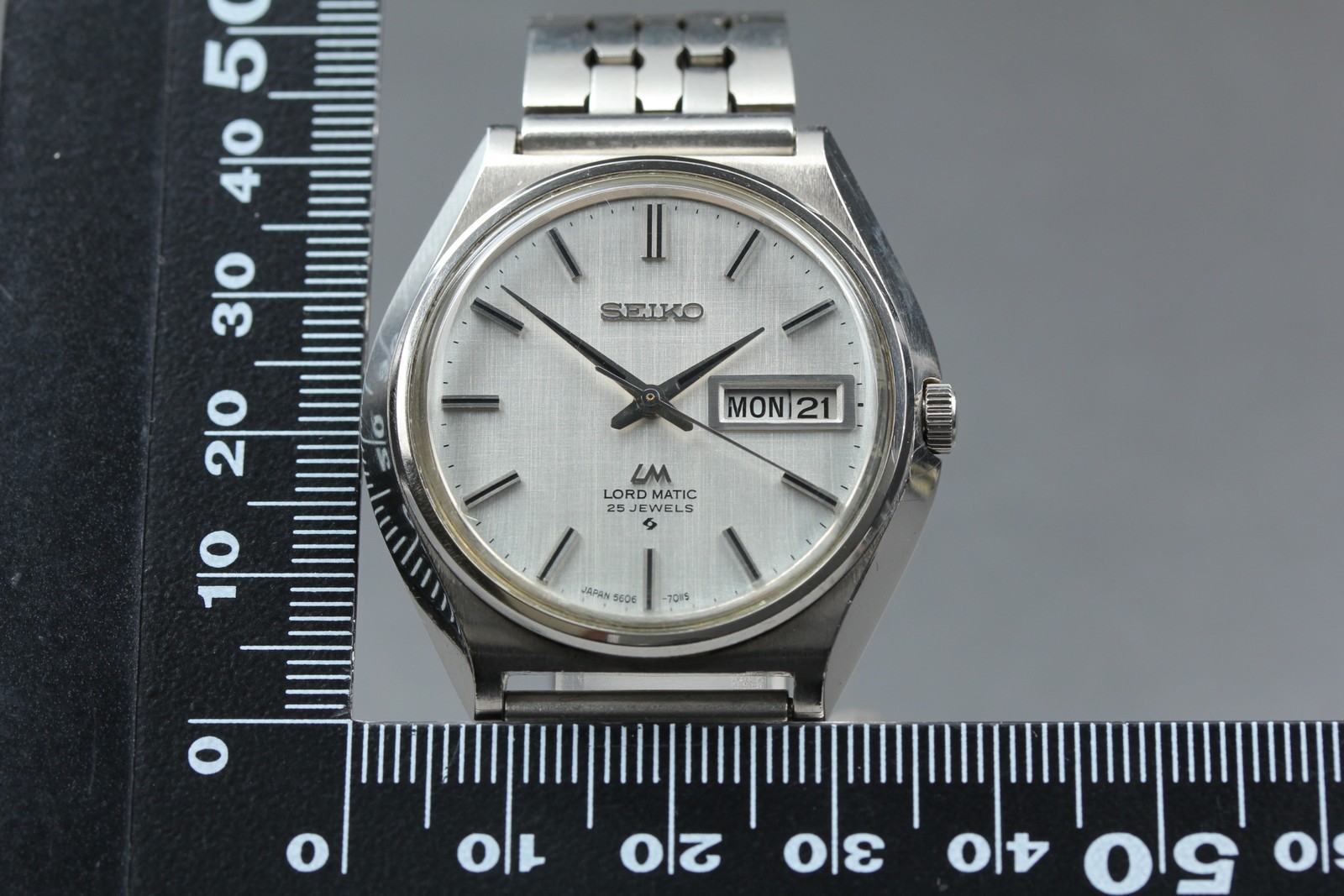 Vintage 【Exc+5 】 Seiko Lord Matic 5606-7010 Day Date Silver AT Men’s Watch Japan