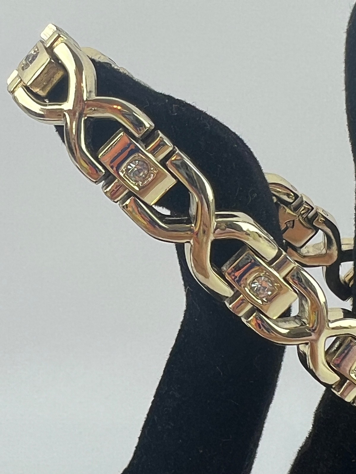 Fashion Gold Tone Rhinestone Link Bracelet 7.5″ Length Fold Over Clasp