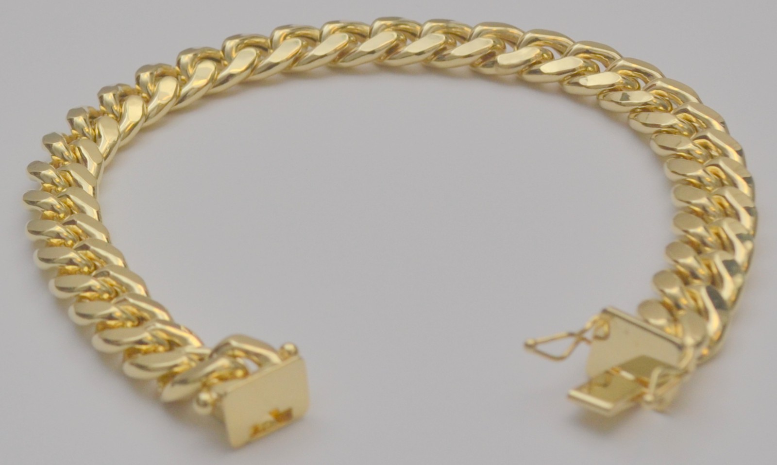 8.25” 10K Yellow Gold Cuban Link Bracelet – Men’s Box Clasp Hollow Style