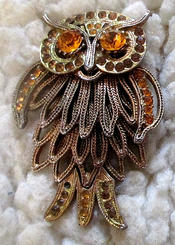 Vintage lot (2) diff. Unsigned Articulated Rhinestone Owl Pendants Only No Chain