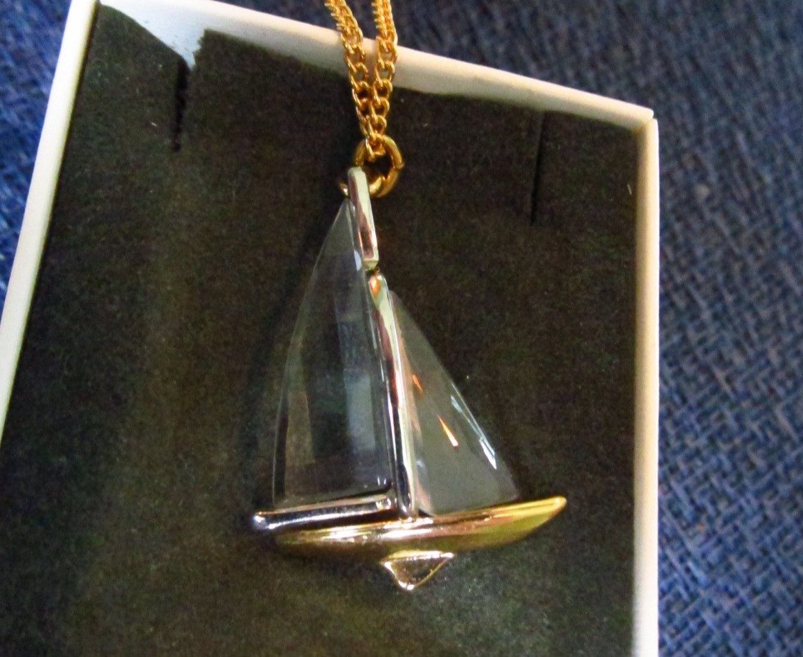 Swarovski Crystal Memories Sailboat Pendant Necklace 3 cm Pendant 20” Necklace