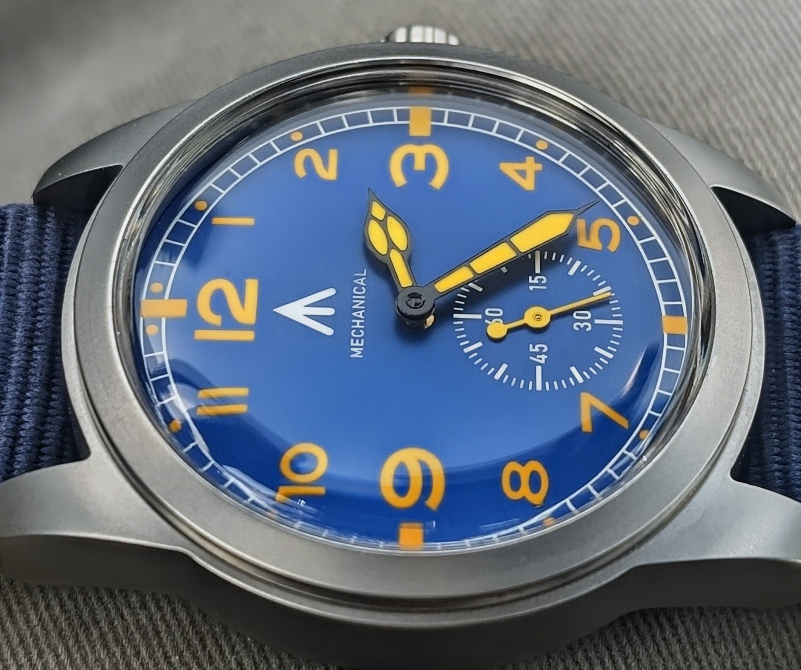 Mechanical Dirty Dozen Military watch Blasted Stainless steel blue 39mm