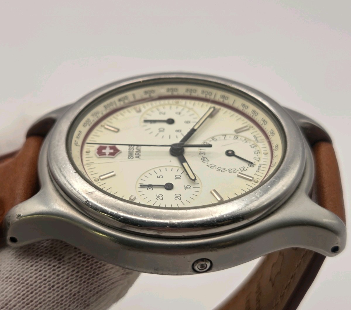 Vintage Victornox Swiss Army Officers Flyback Chronograph Mens Watch & Roll/Case