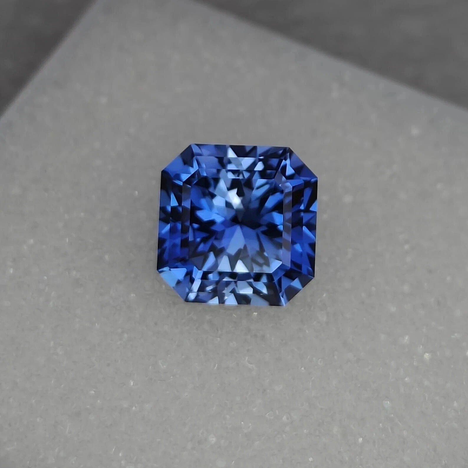 Kashmiri Blue Sapphire Asscher Cut 9-10 Ct Natural EGL Certified Loose Gemstone