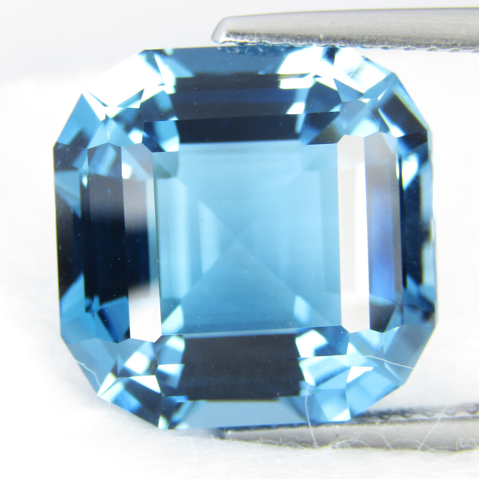 16.04cts Natural Beautiful London Blue Topaz 14.7mm Fashion Radiant Cut Gem