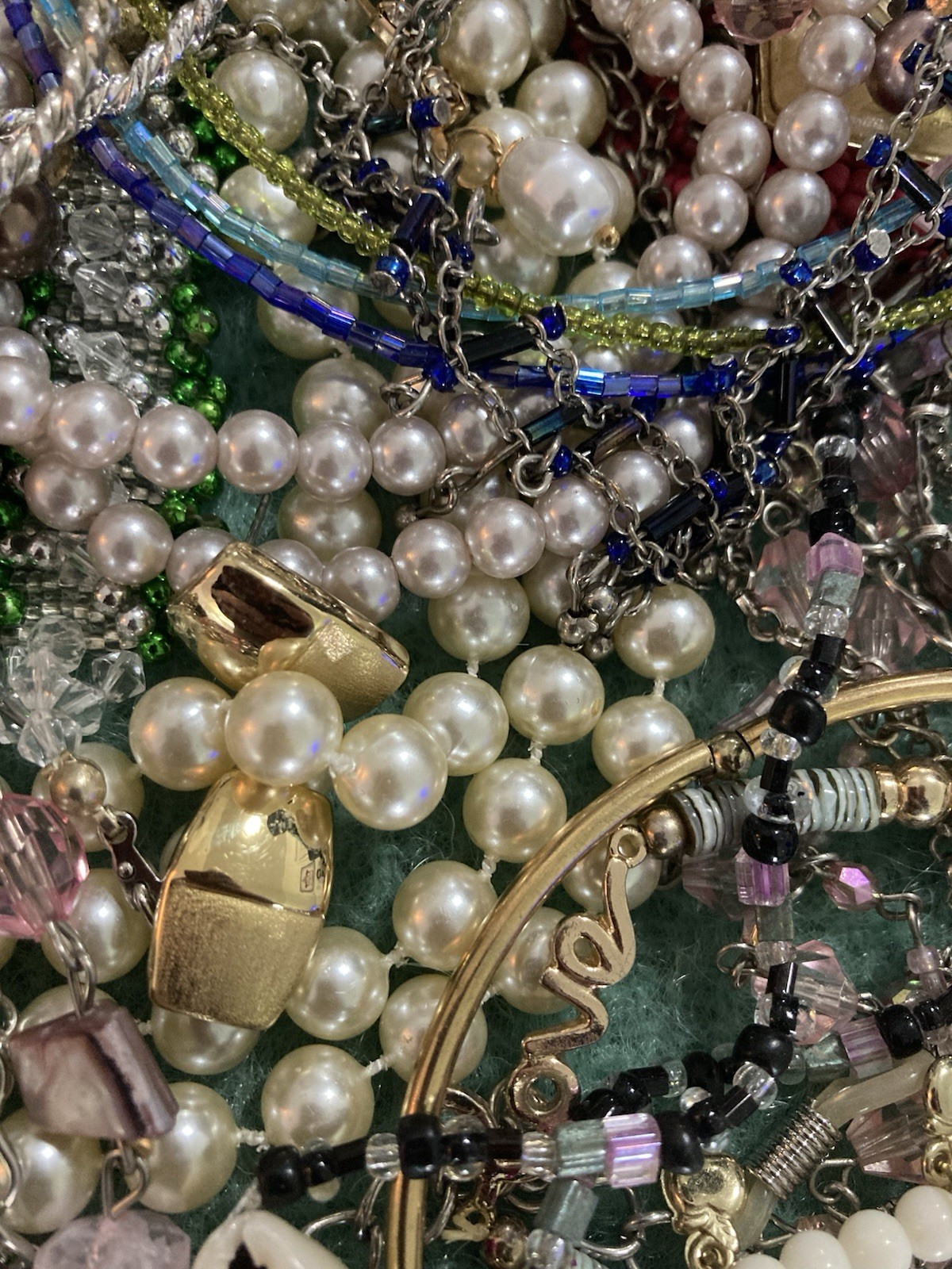 Misc Unbranded Costume Jewelry Lot Bracelets Ears Necklaces ++ ForCrafting A23B