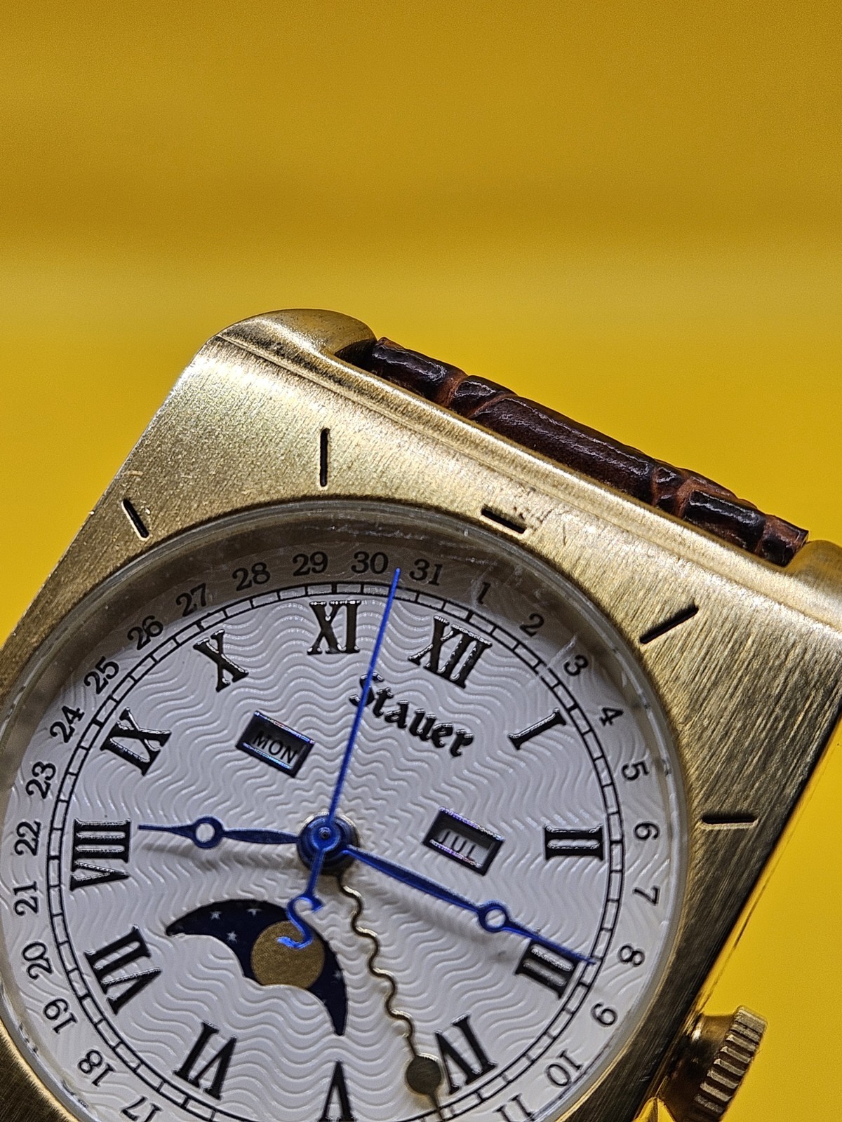 Stauer Moon Phase Quartz Day Date Watch Brown Leather Strap Gold Tone Non Work