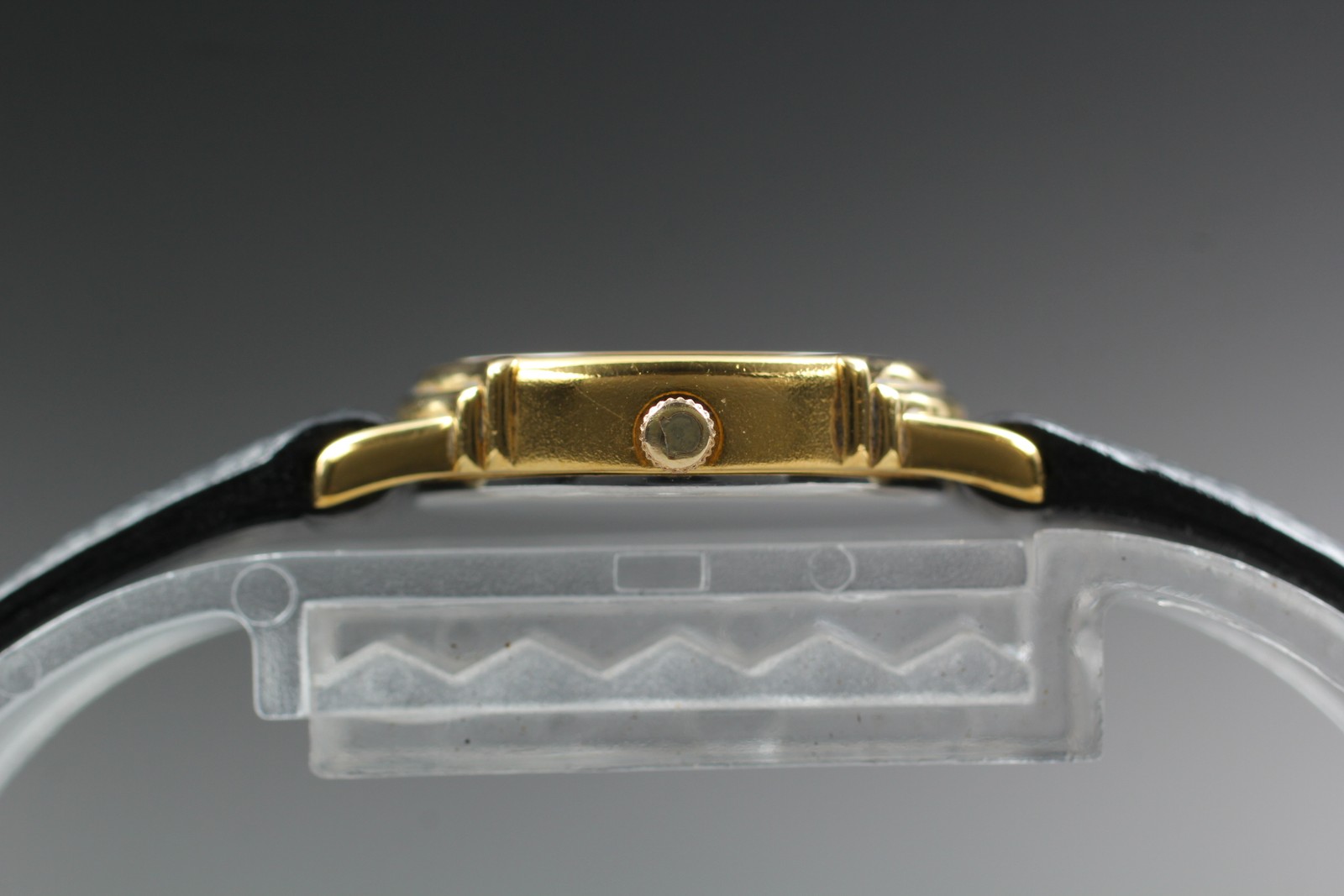 Vintage 1985 OMEGA DeVille Quartz Cal.1455 Gold Guilloche 20mm Women’s Watch