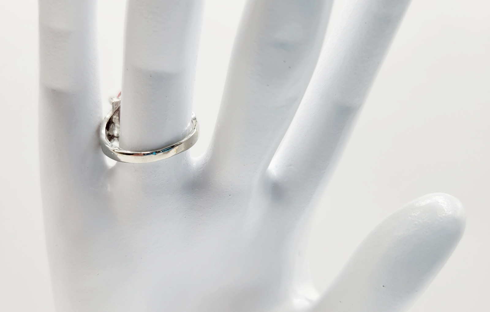 Women’s Silver Tone Oval Simulated Stone Red White Black Blue Yellow Ring Size 7