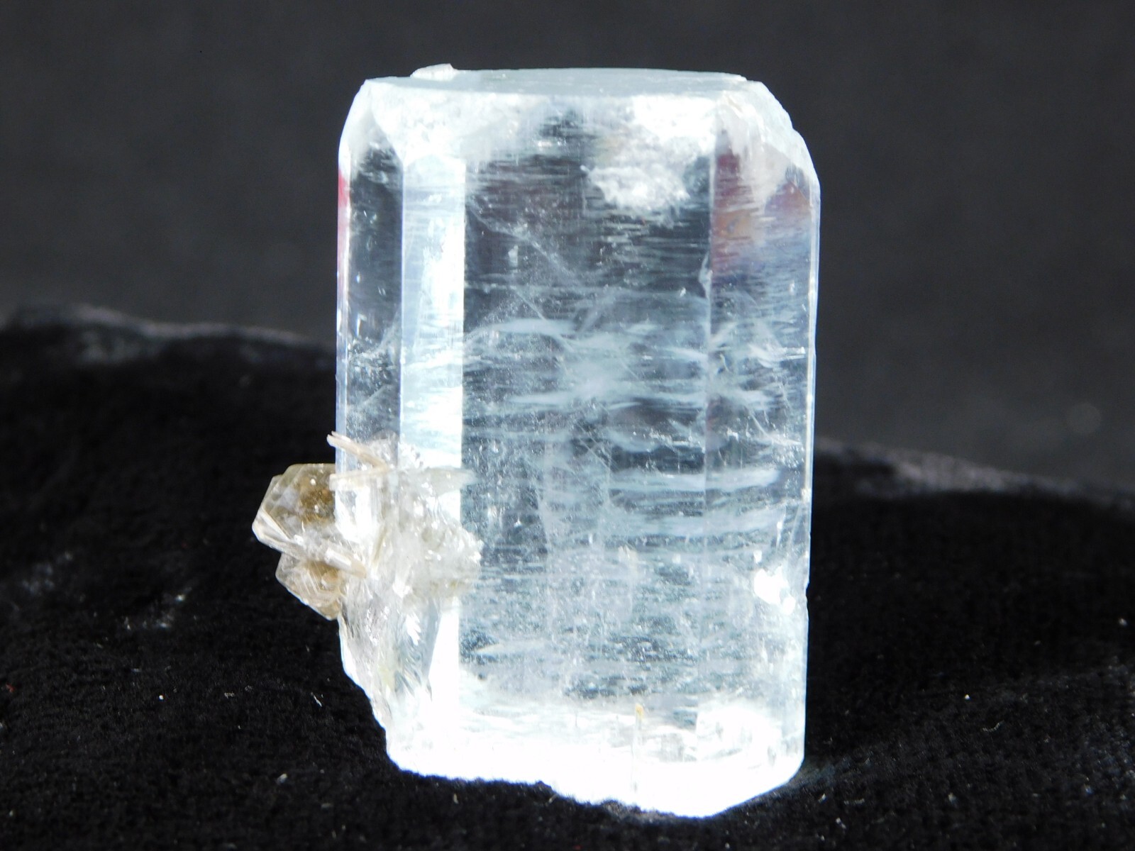 VERY Translucent! BLUE Terminated AQUAMARINE Crystal Pakistan 203ct
