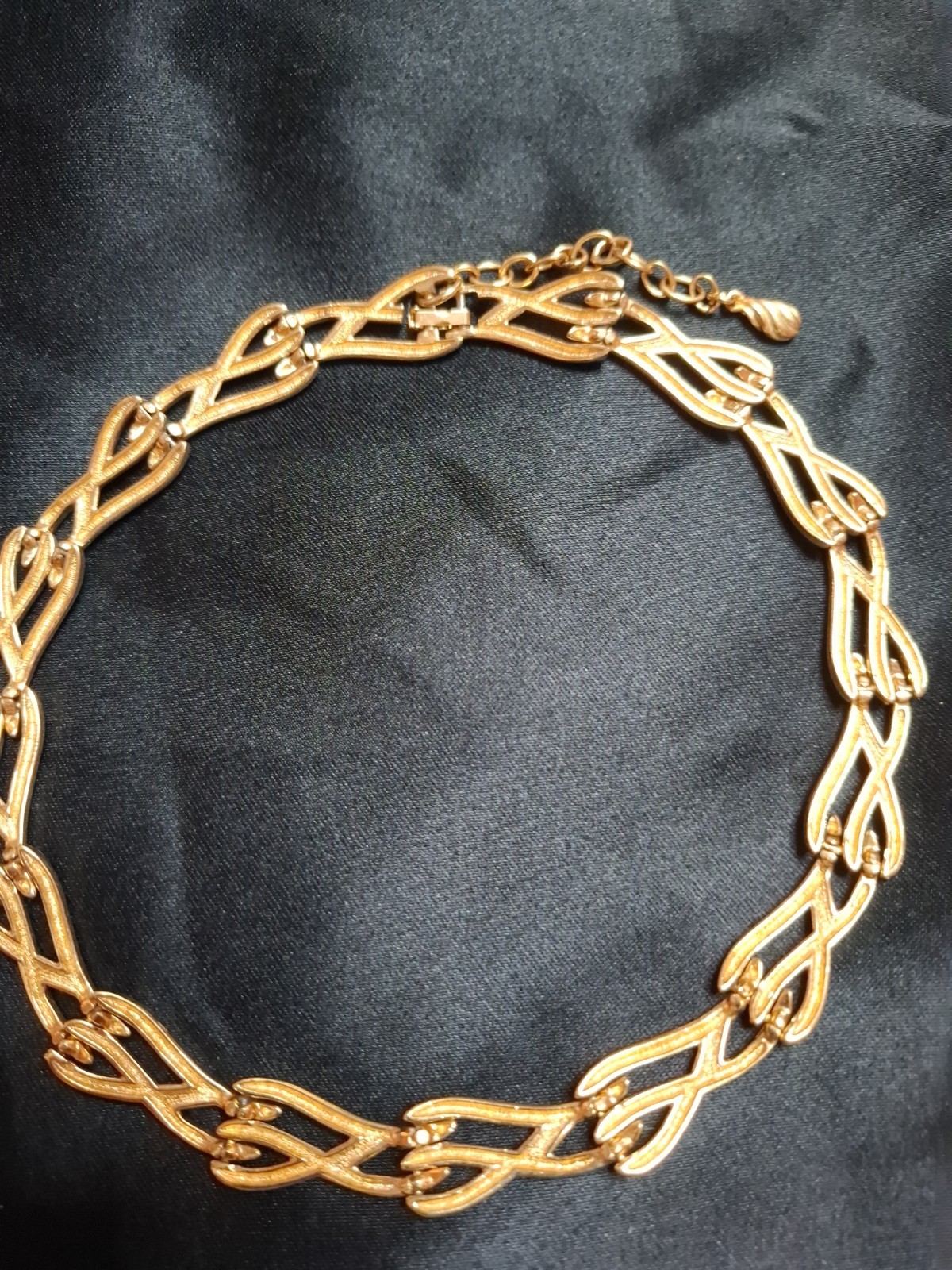 Vintage NAPIER Gold Tone Double Wave Ribbon Link
