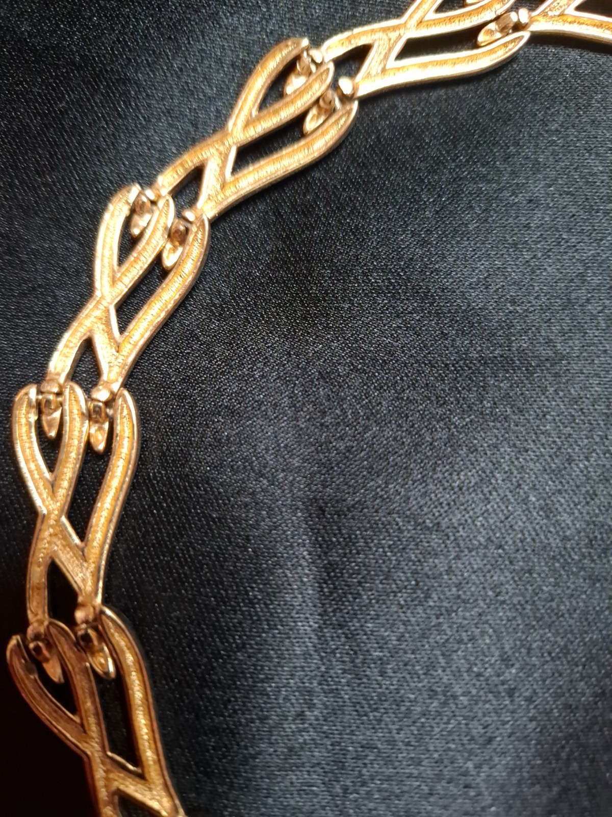Vintage NAPIER Gold Tone Double Wave Ribbon Link
