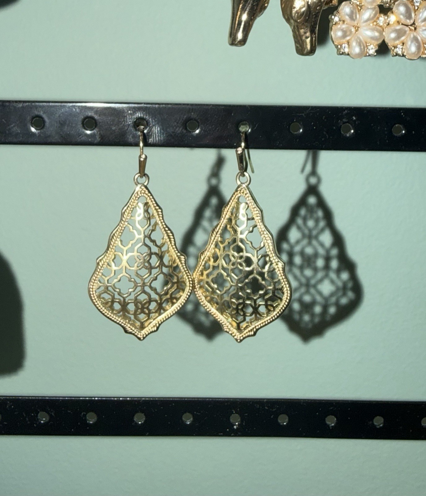 Kendra Scott Gold Teardrop Filigree Dangle Hook Earrings No Stone