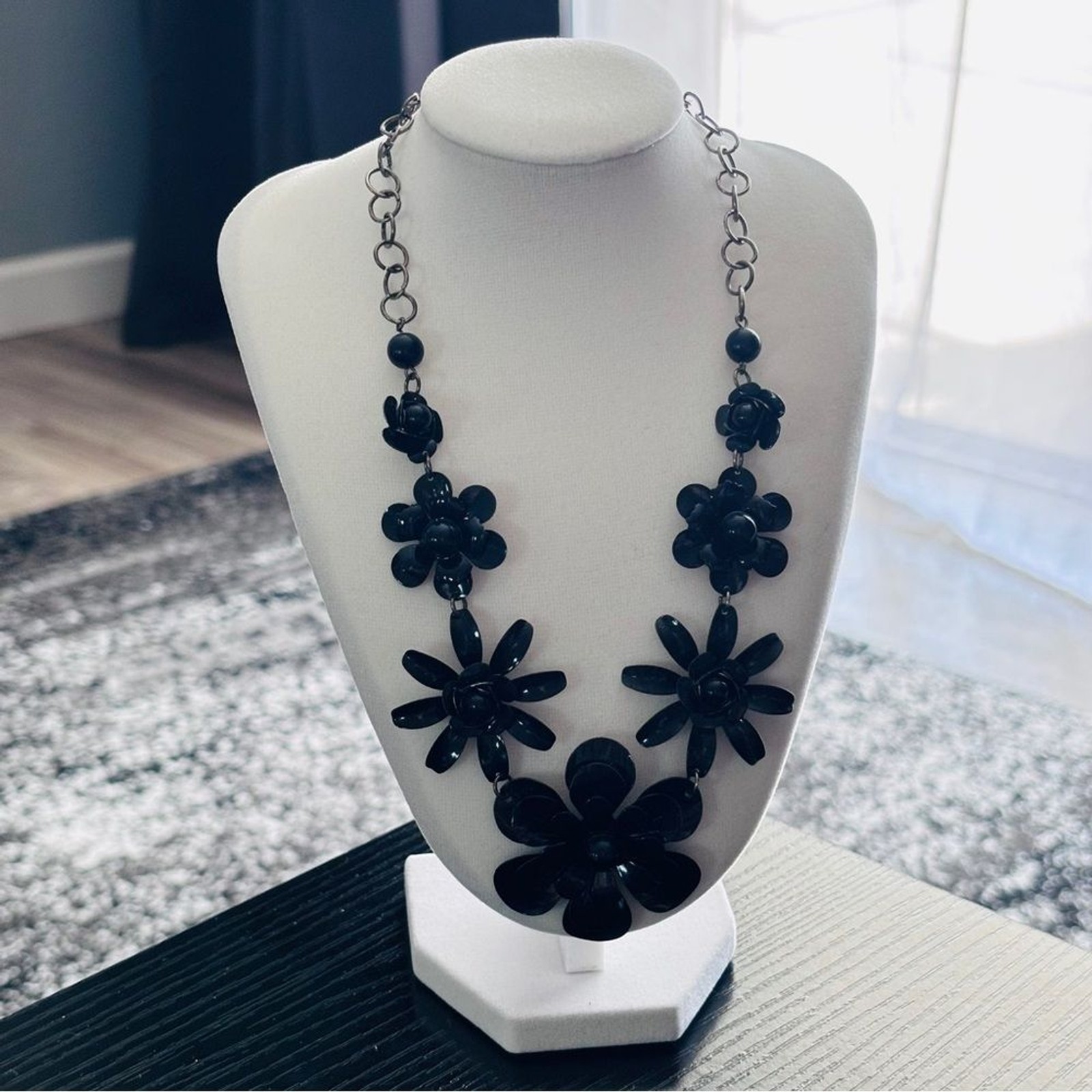 Claire’s Black Enamel Flower Statement Necklace Floral Bib Gunmetal Chain