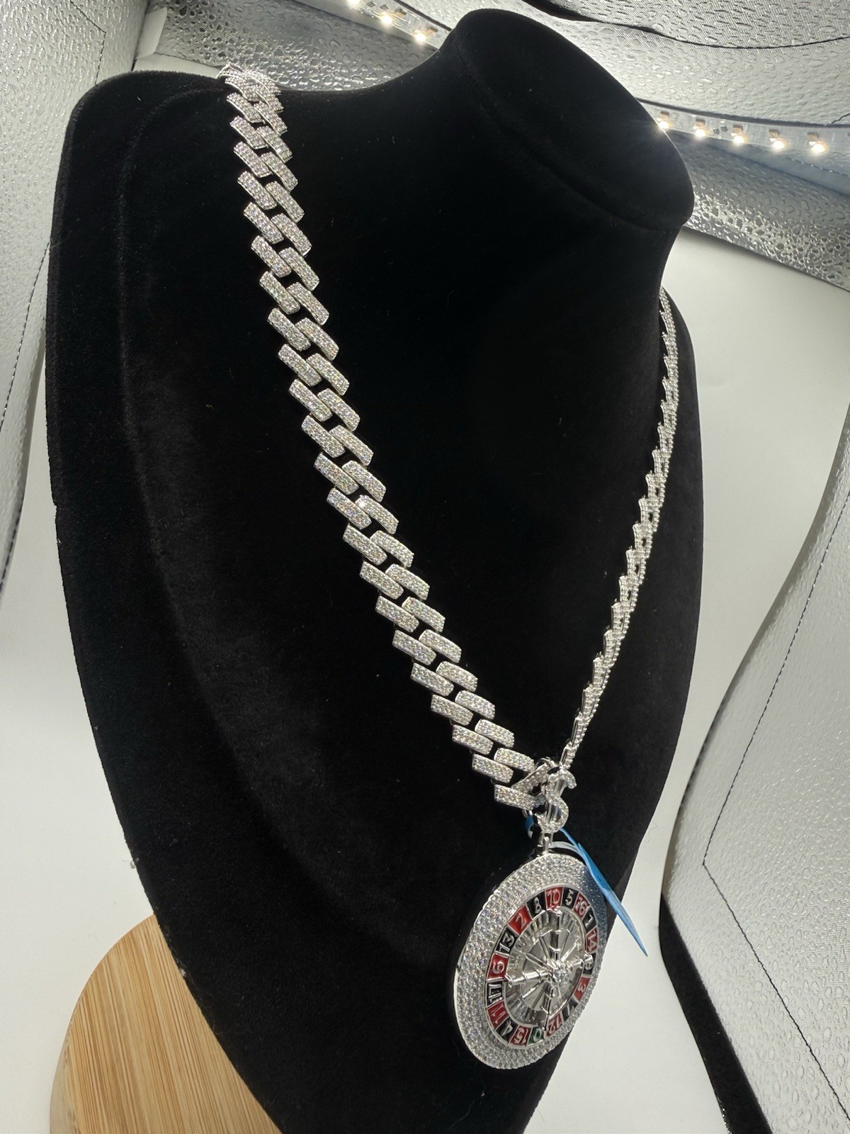 12mm 22” Monaco Link Moissnaite 925 With A Casino 925 Moissnaite Pendant