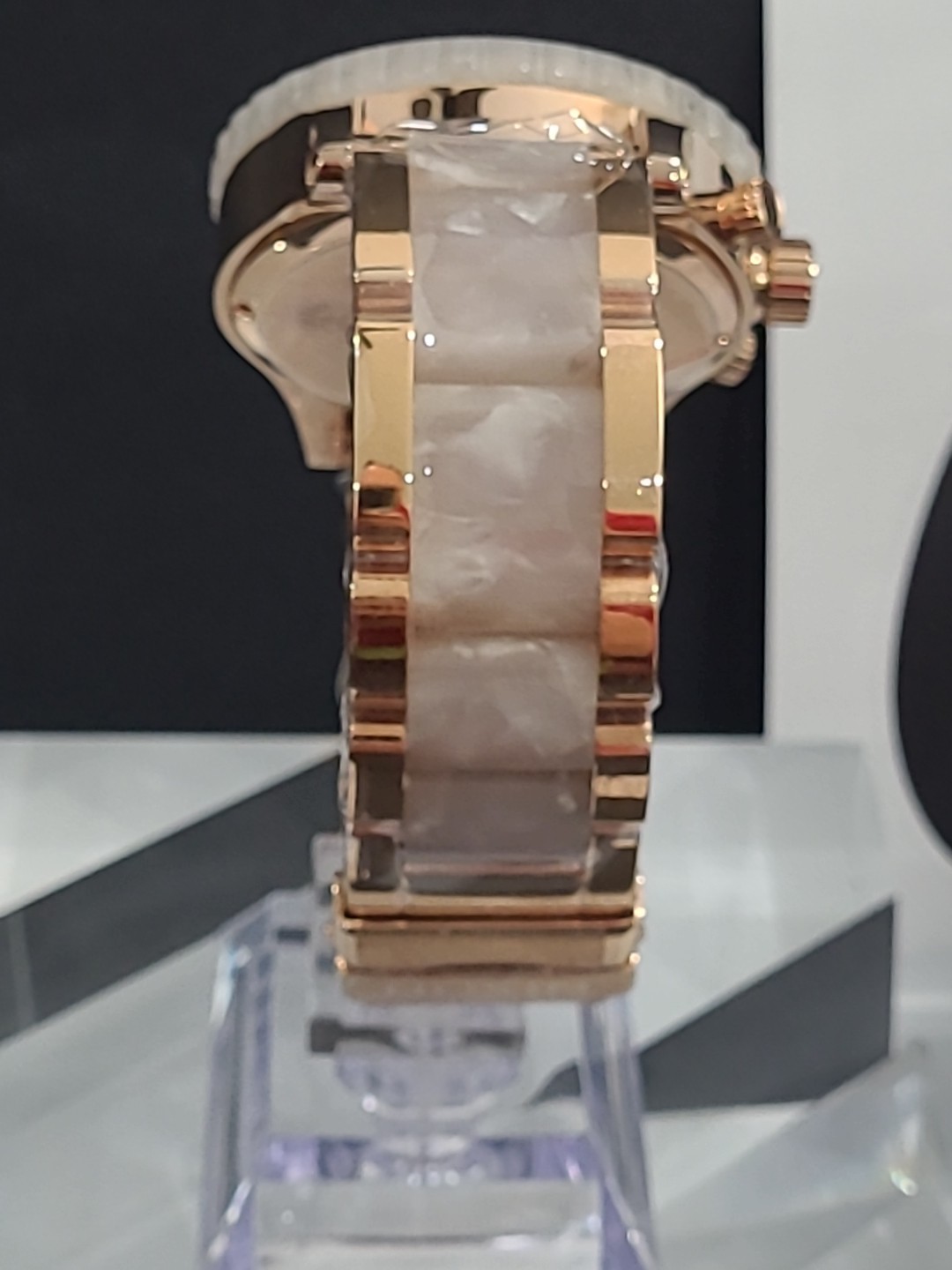 Brand NEW Nixon Watch Rose gold and White Granite 42-20 A037-1046 Chrono