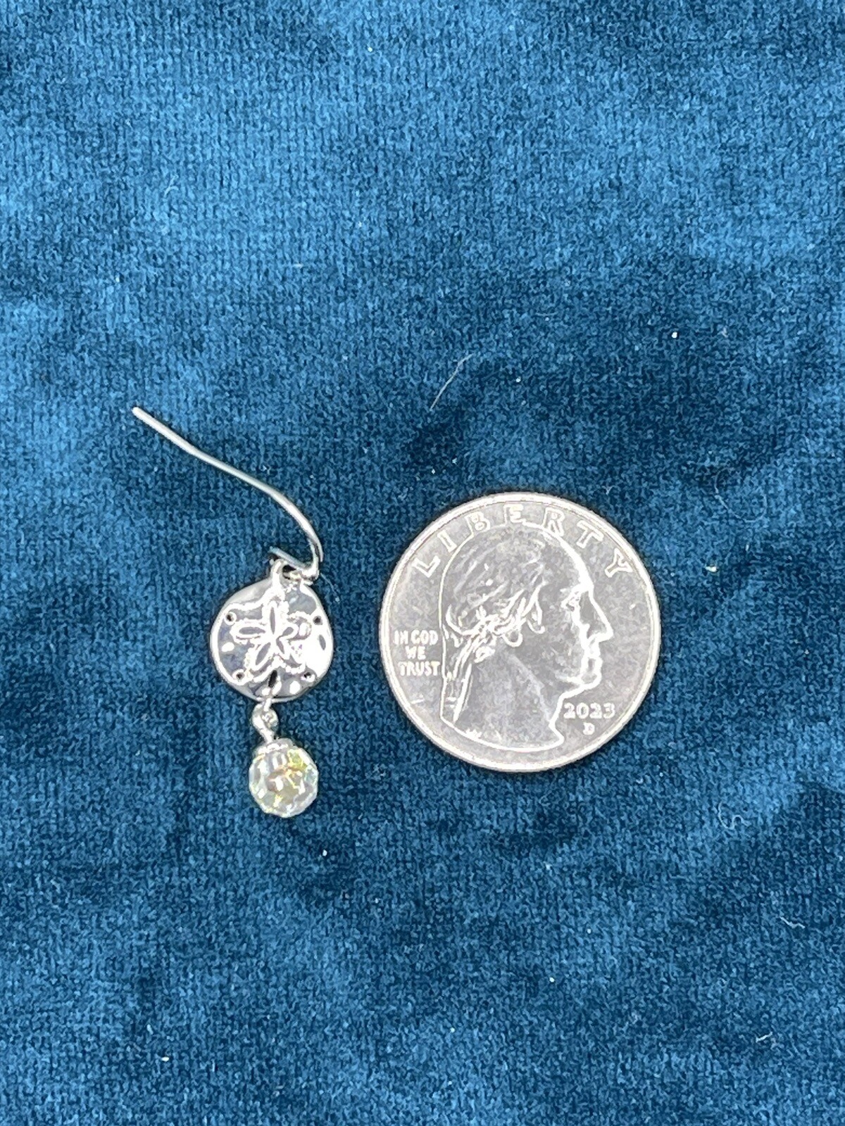 Made with Swarovski® crystals – Sand Dollar earrings