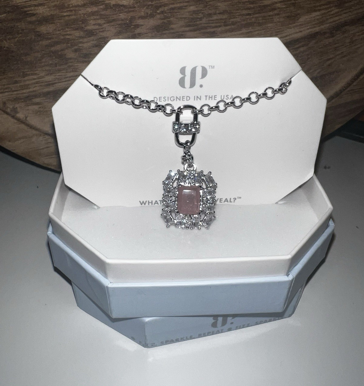 Ring Bomb Party NK87543 Rose Quartz Rectangular Pendant Necklace Rhodium 18″+2″