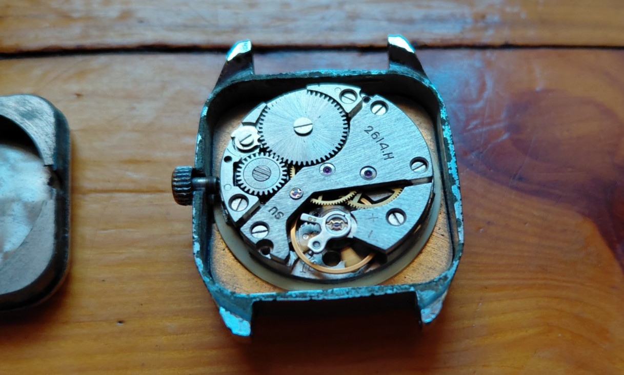 Vintage Soviet watch Raketa with caliber 2614.N USSR. date indicator. 19 jewels