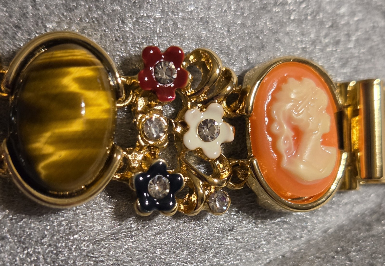 Exquisite Mod Multi-color Cameo Bracelet W Push-Lock Lady Profiles & Faux Gems