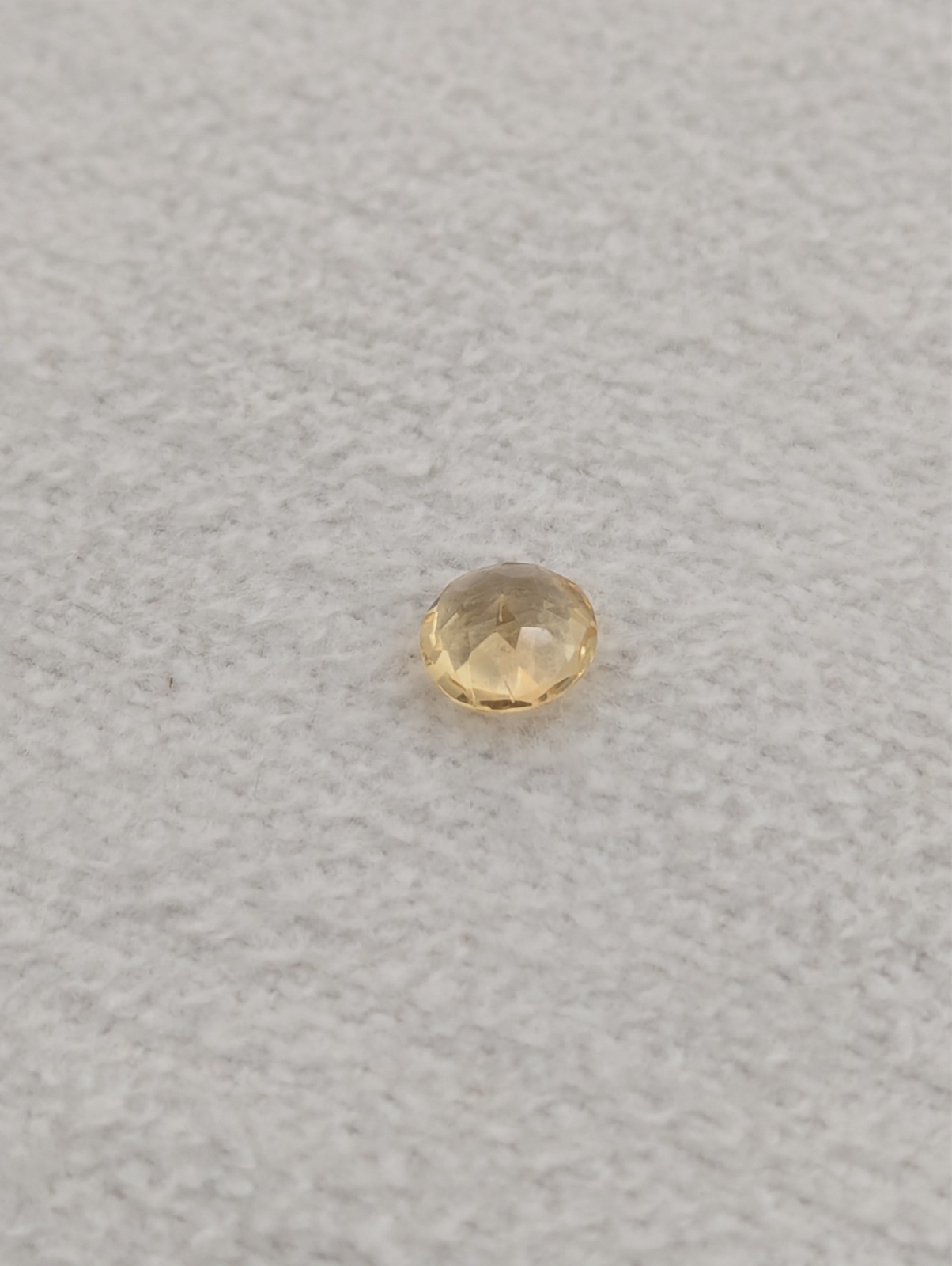 Citrine Yellow Faceted Gemstone 1.5 carat (0.30g) 7.9 Diameter x 4.7 mm
