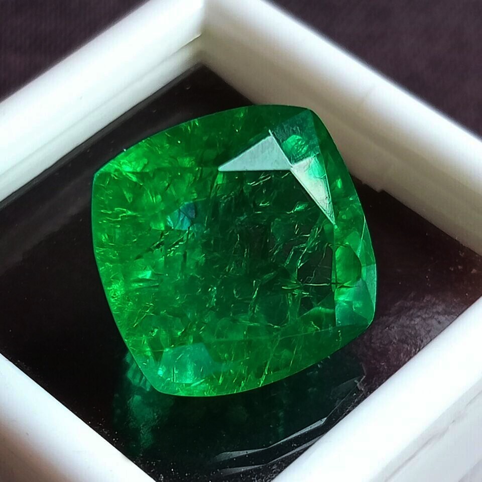 Flawless Natural 9.55 Ct Colombian Green Emerald Certified Cushion Cut Gemstone