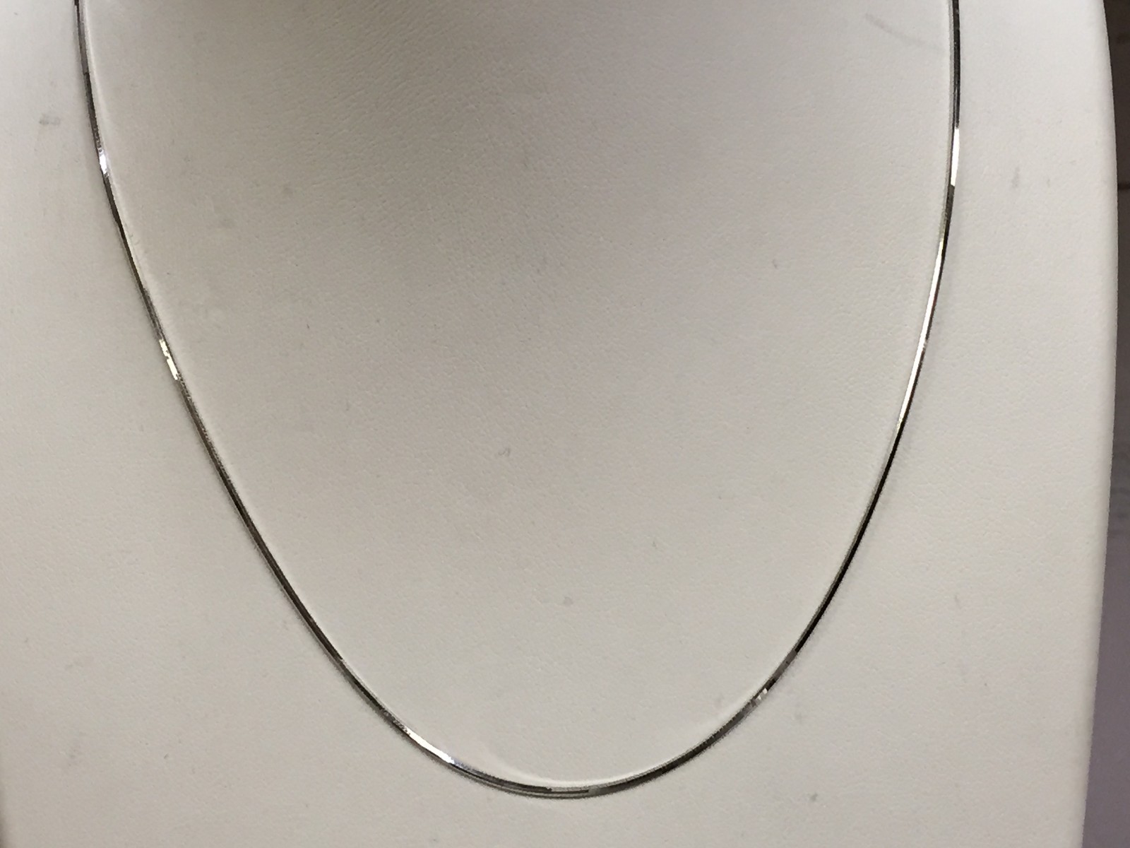 14k White Gold 20″ Classic Round Snake Pendant Chain Necklace 1 MM 4.3 Grams