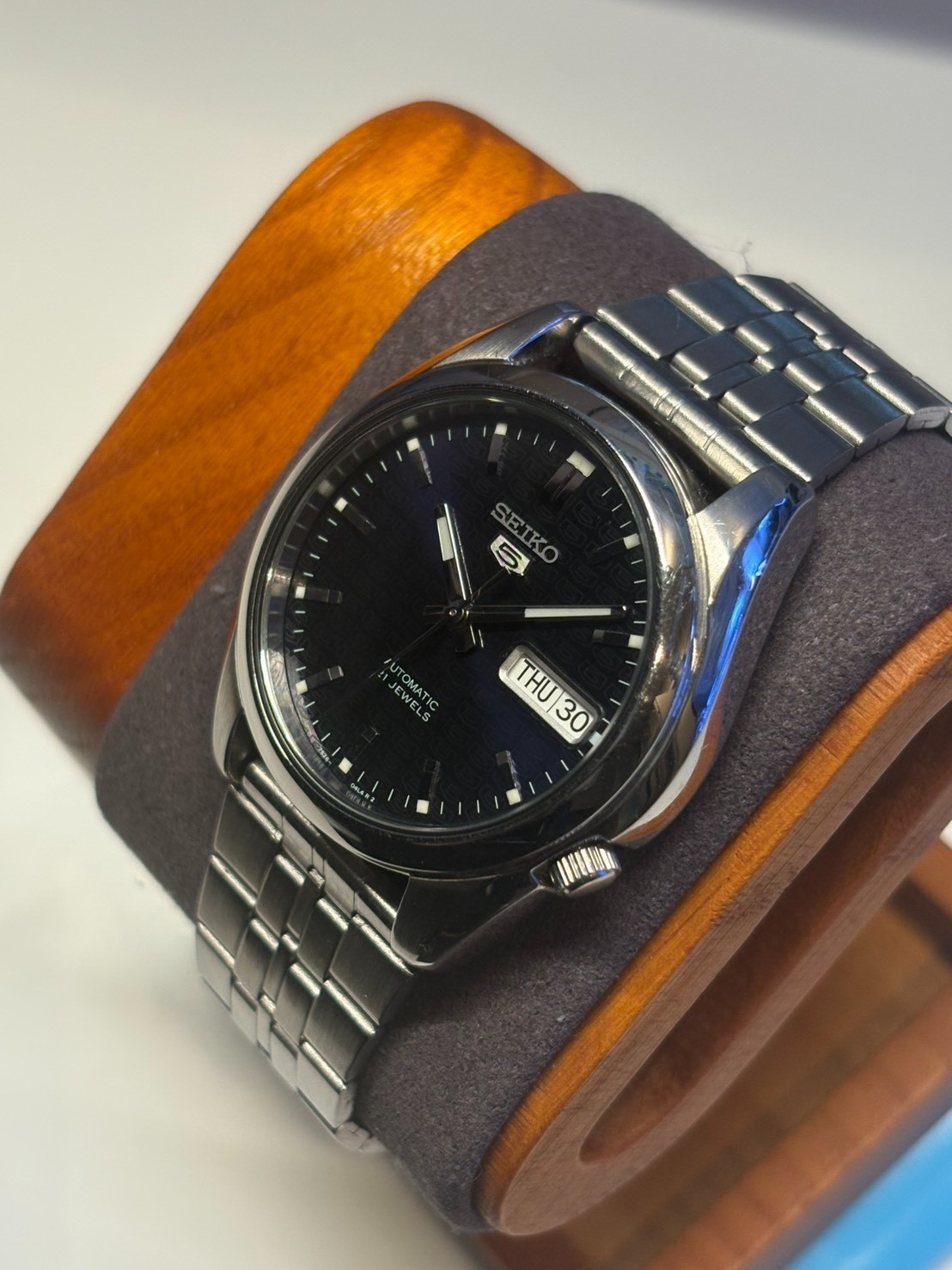 Seiko 5 Automatic 21 Jewels 7S26-01V0 Blue Sunburst Day-Date Men’s Watch