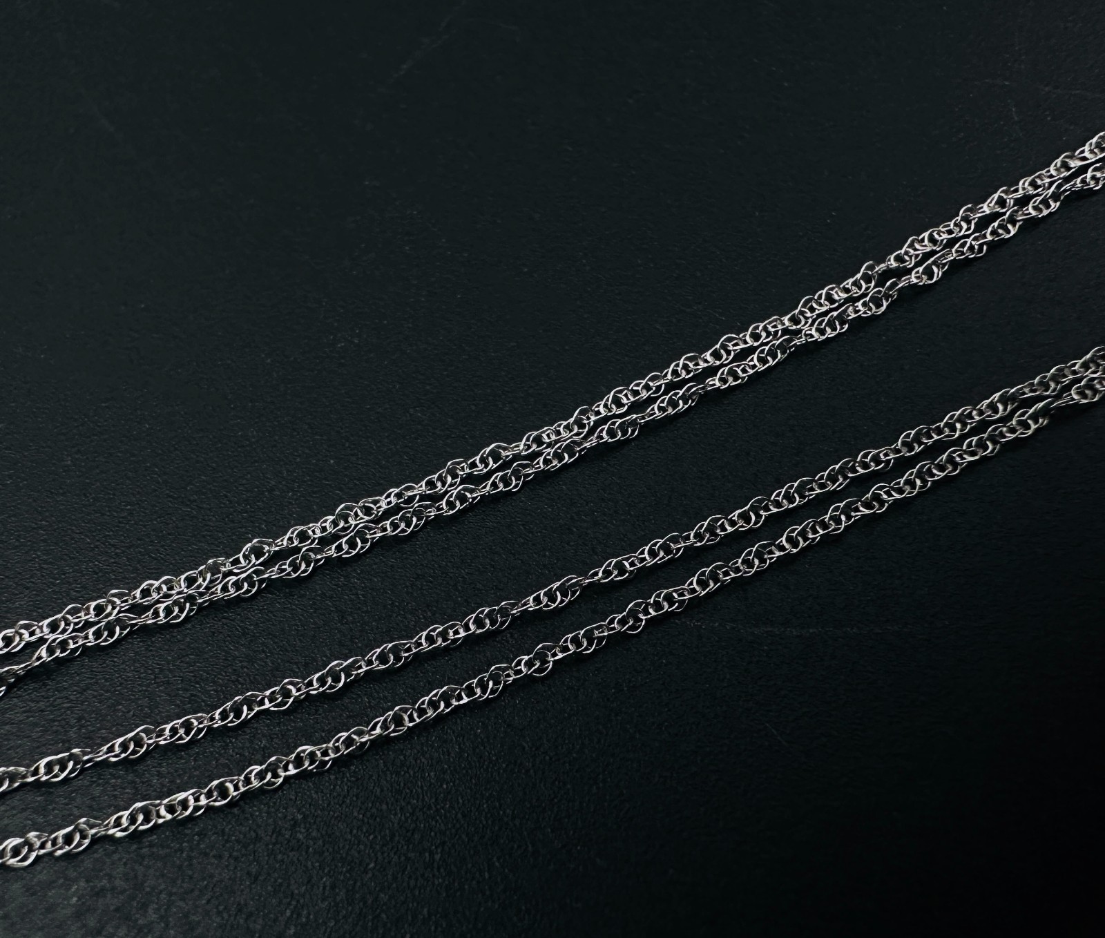 Solid 10K White Gold Thin Prince of Wales Link Chain Necklace, .8mm, 20 1/8″