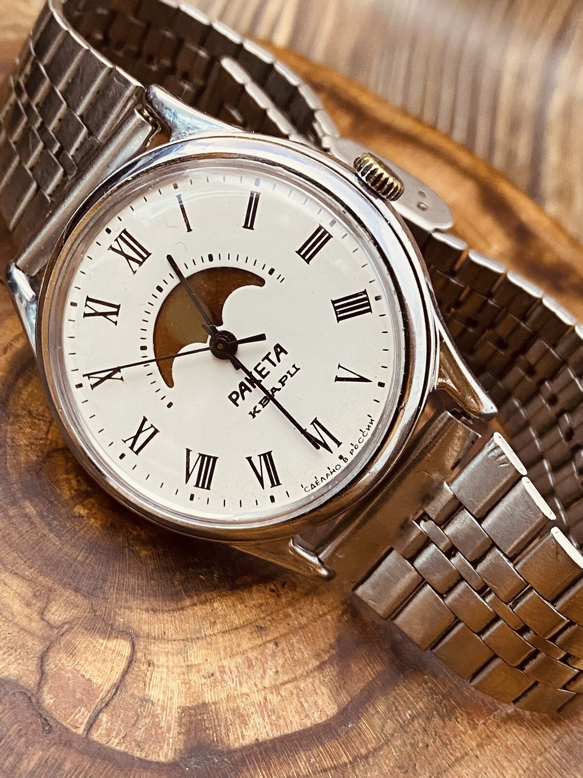 Watch Raketa 2359 Real Moon Phase Calendar watch vintage quartz mens #6458