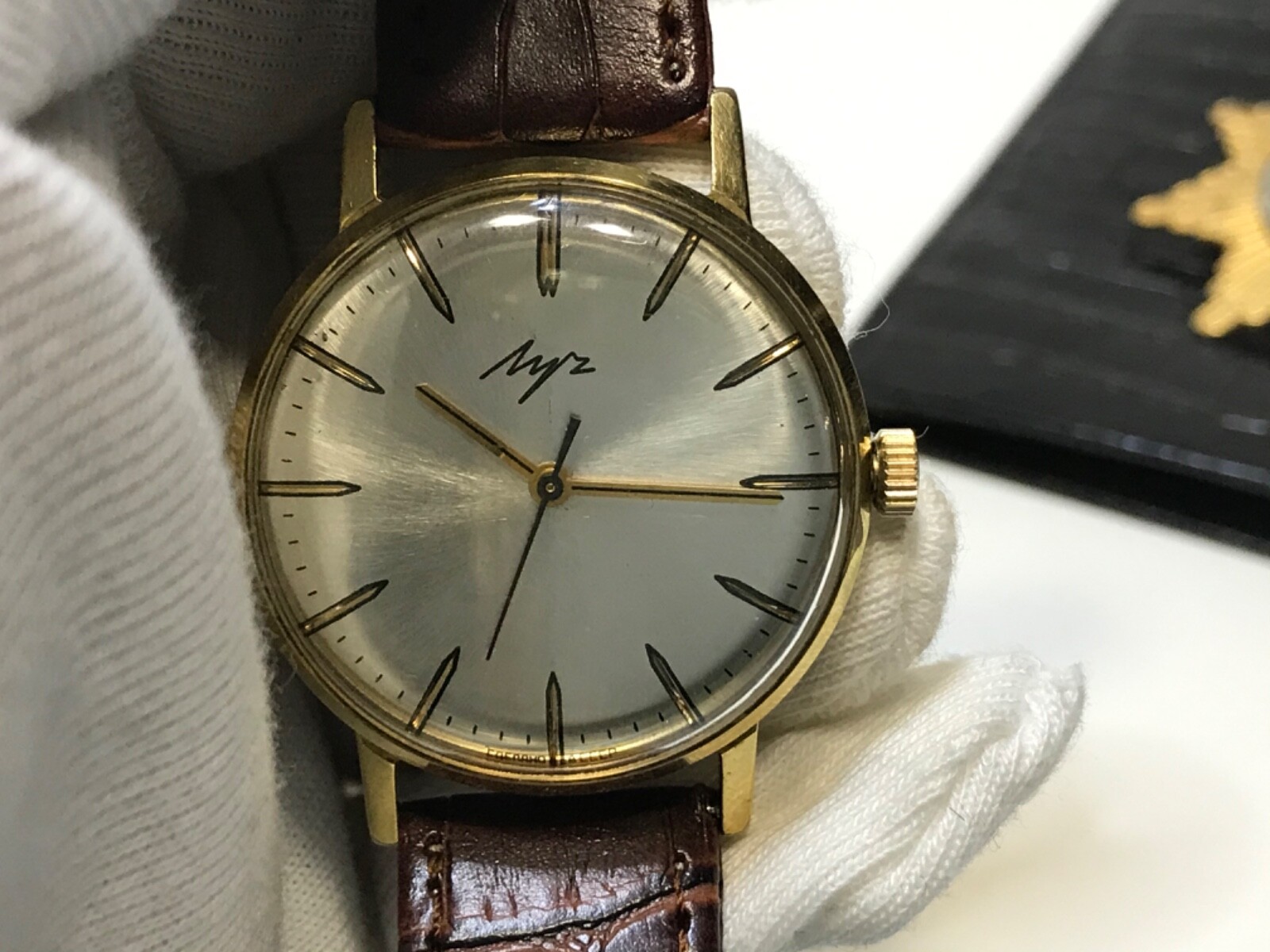 Vintage Luch Ultra Slim Retro USSR Fashion Dress watch Mechanical 2209 23J Au10.