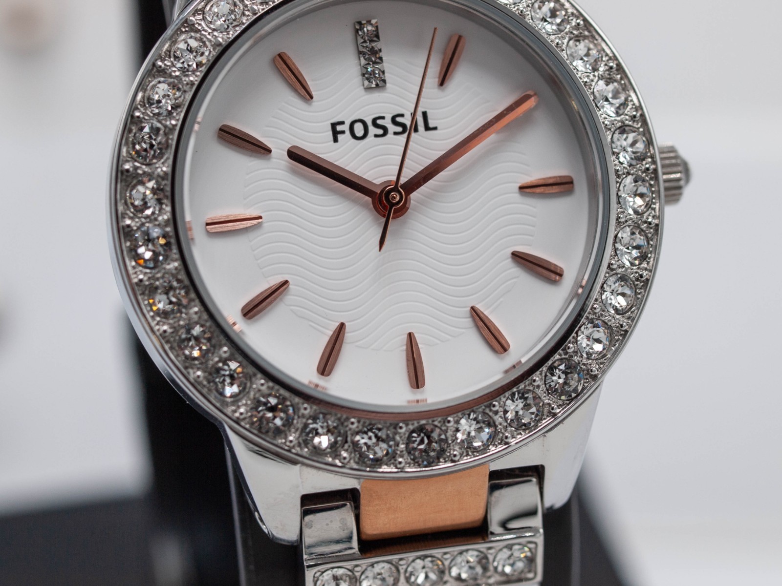 Fossil Jesse ES3622 Women’s 34mm Quartz Rhinestone Bracelet Watch