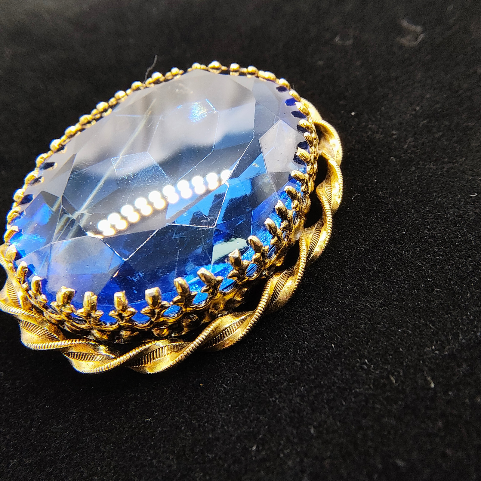 Vintage Art Deco Style Austrian Brooch Blue Paste Gold Tone Filigree Spiral Rope