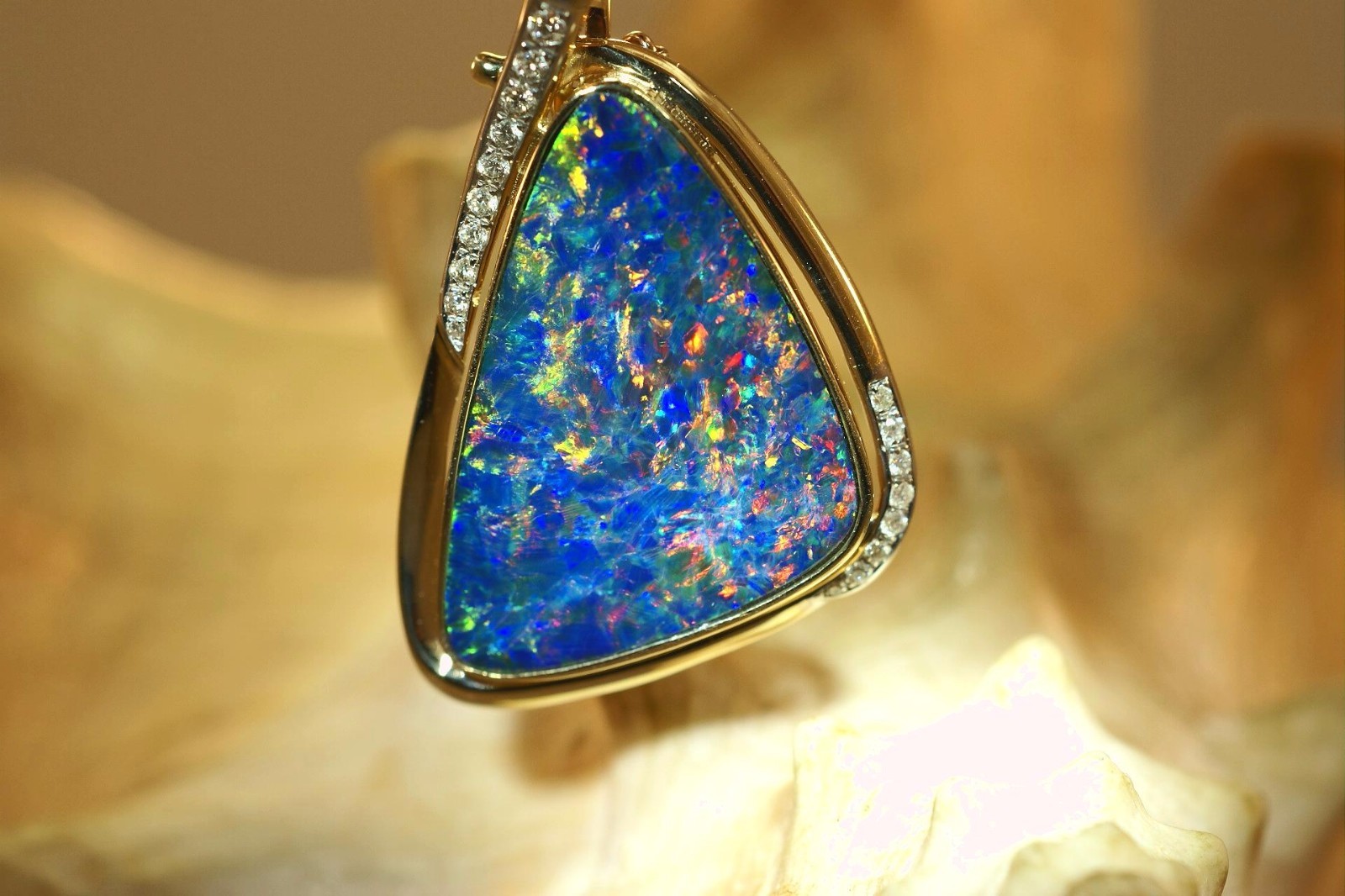 22.5MM 14K YELLOW GOLD GENUINE AUSTRALIAN DOUBLET OPAL DIAMOND ENHANCER PENDANT