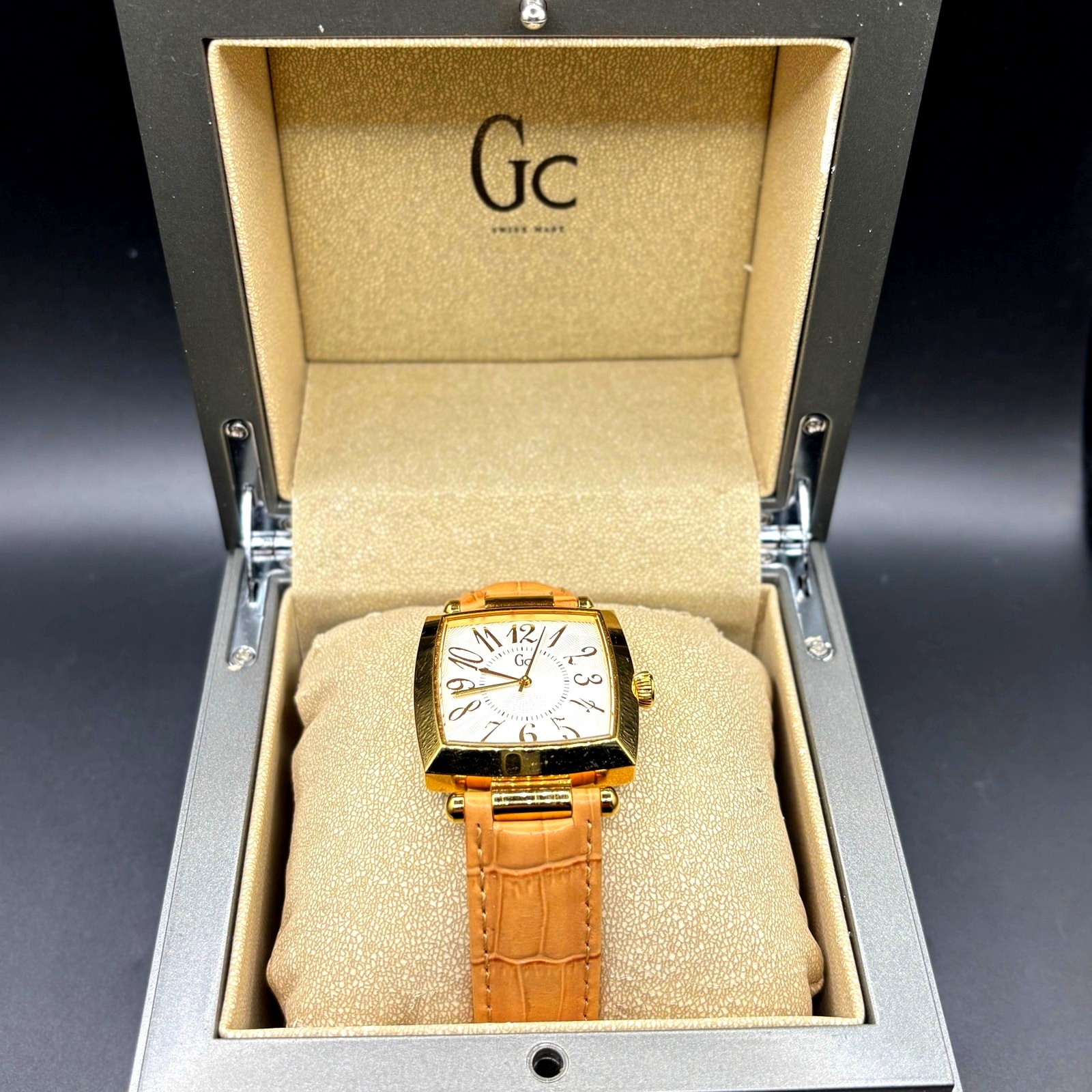Vintage Gc 18500 Swiss Made Gold Tone Quartz Watch Full Set Box Papers