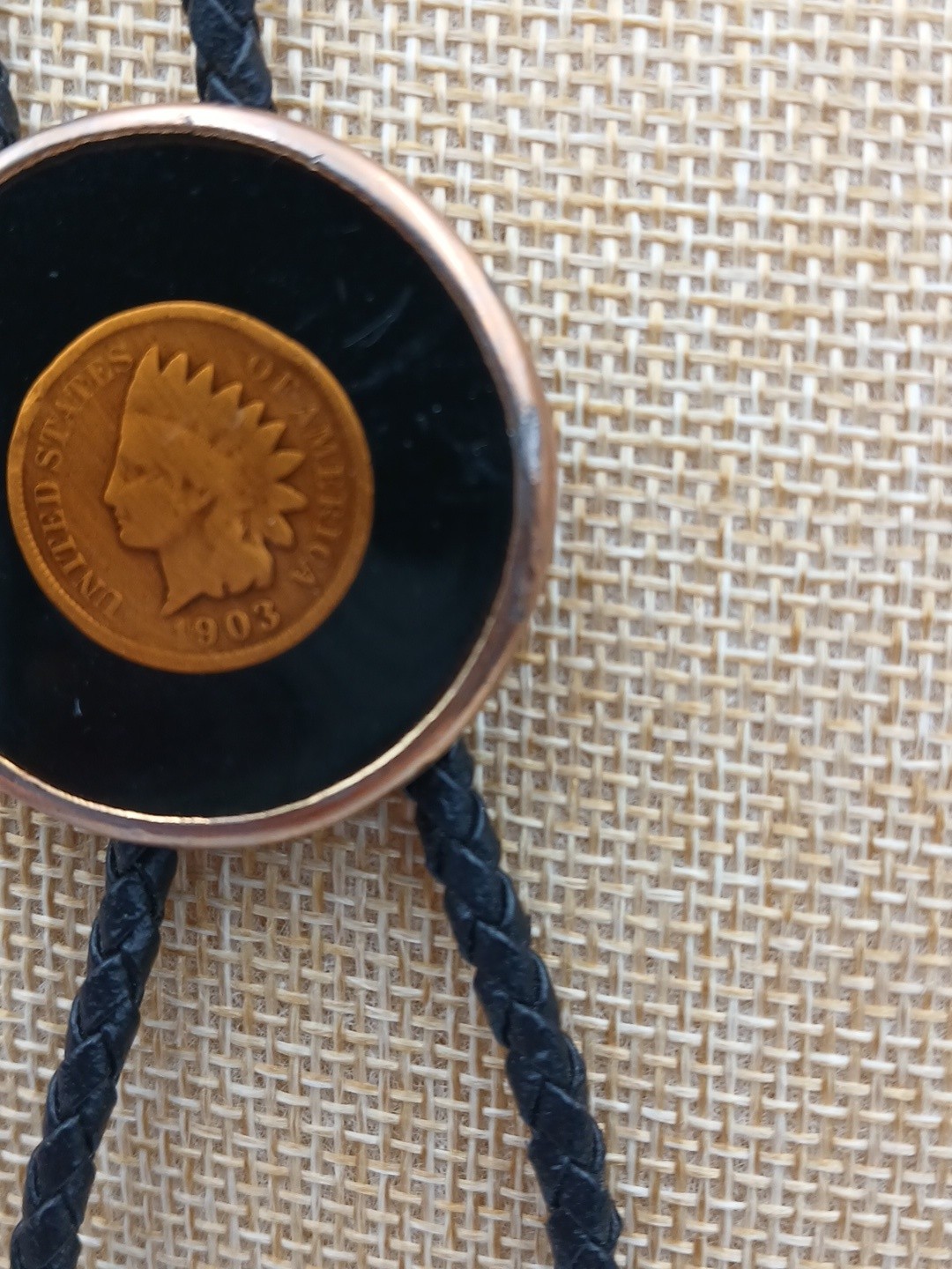 Vtg 1903 Indian Head Penny Coin Bolo Tie Gold Tone Metal Enamel Leather Cord