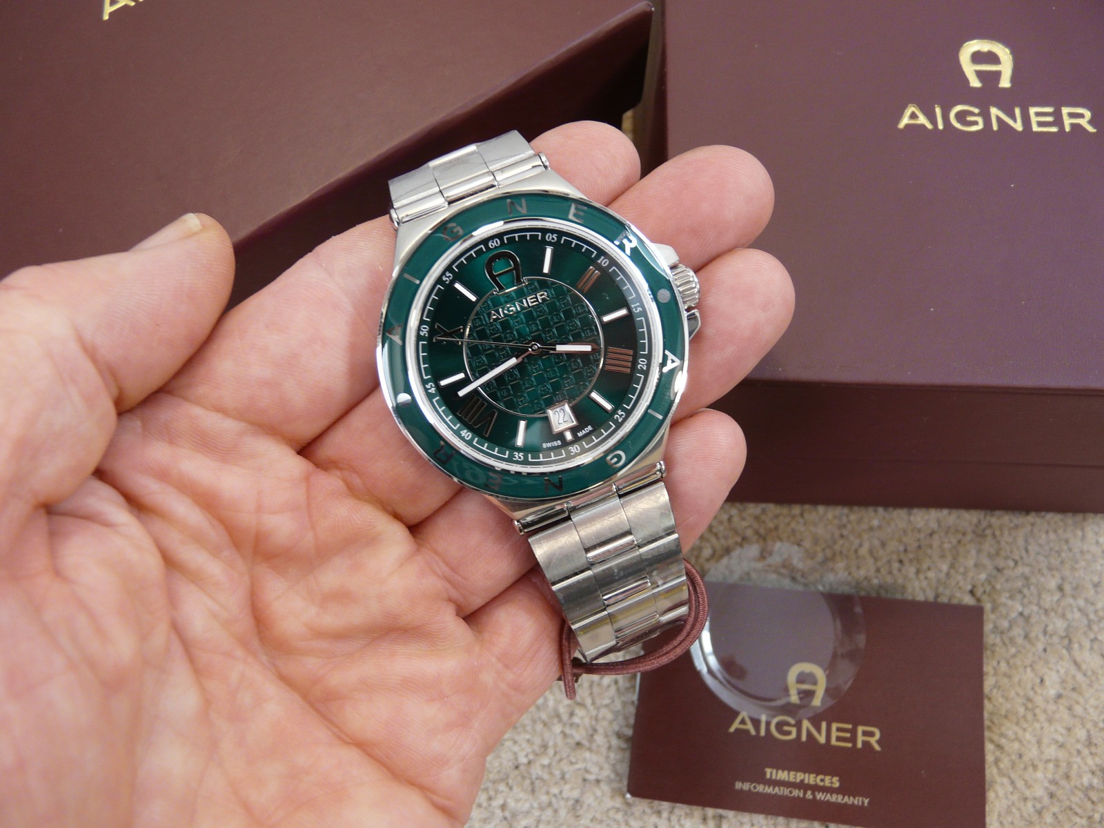 MODERN AIGNER TRIESTE 2 GREEN DIAL SWISS MADE GENTS QUARTZ WRISTWATCH VGC