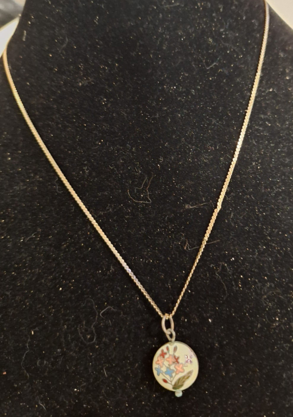 14K Stamped (NOT TESTED) 18in Serpentine Chain w/ Vintage Cloisonne Pendant