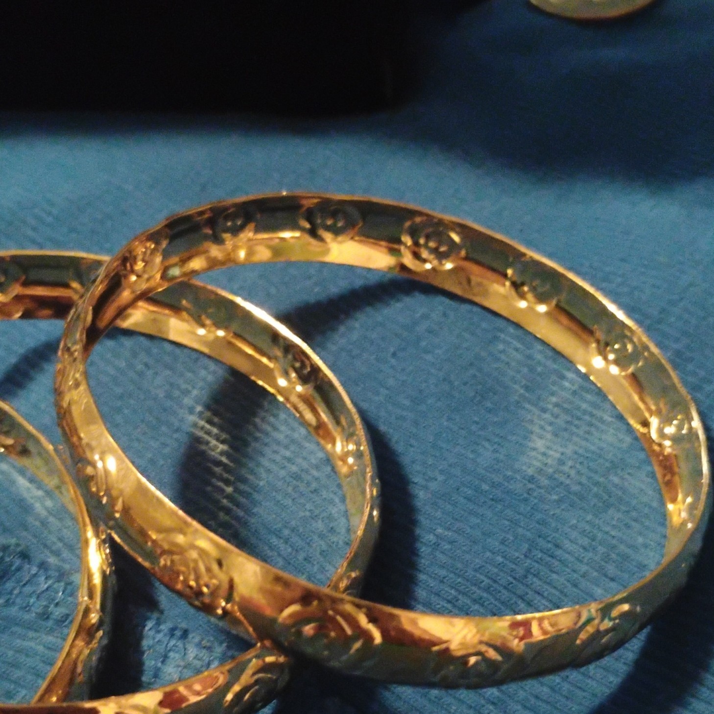 Gold Tone Floral Rose Pattern Bangle Bracelets Set of 3 Round Metal No Stone