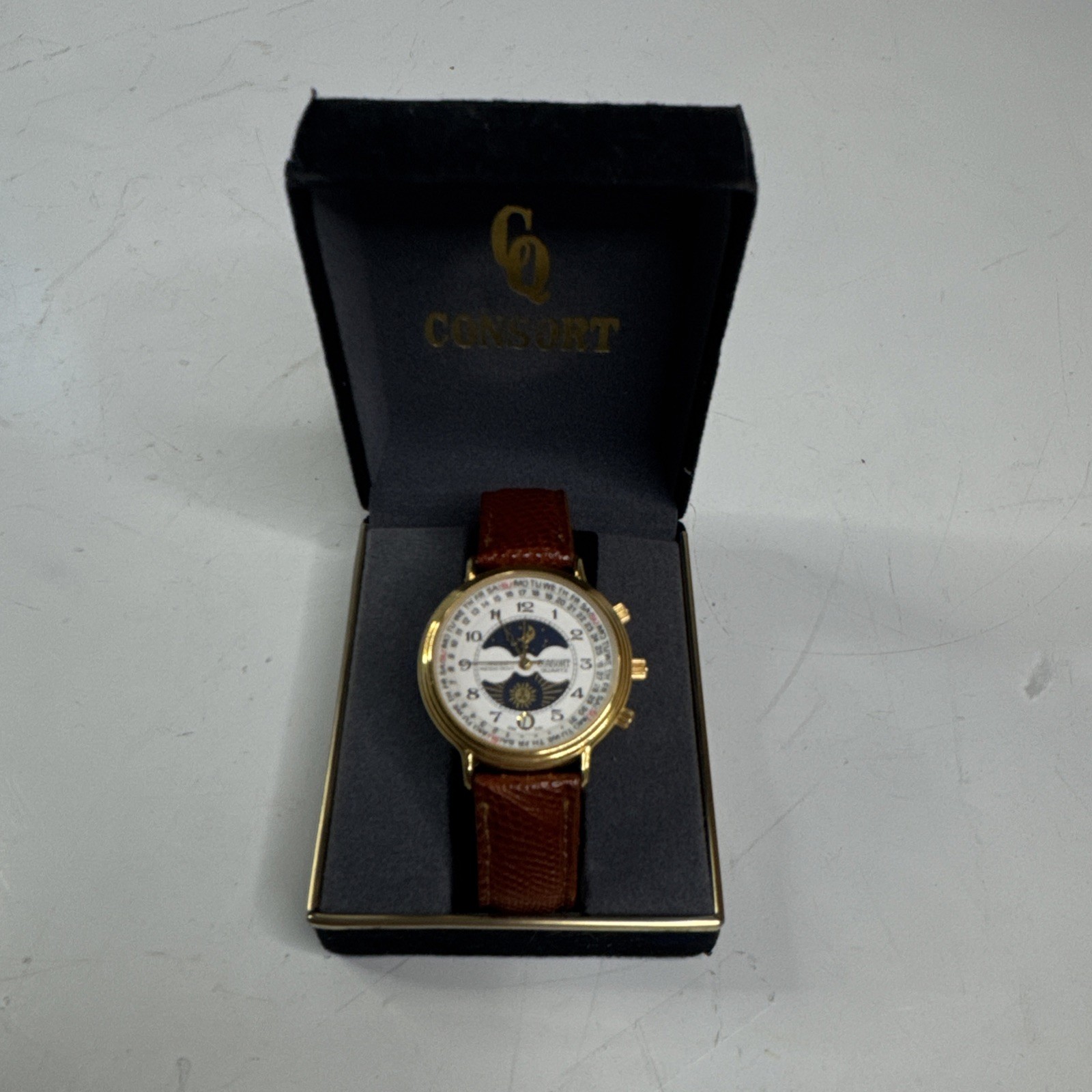 Vintage Consort Sun Moon Moonphase Wristwatch Watch V-121 AM 737 AS IS UNTESTED