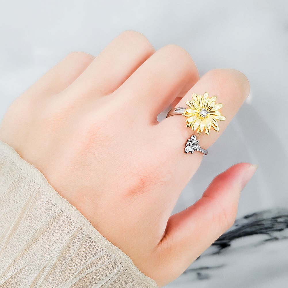 Daisy Flower Bee Anxiety Fidget Spinner Ring in Solid Copper