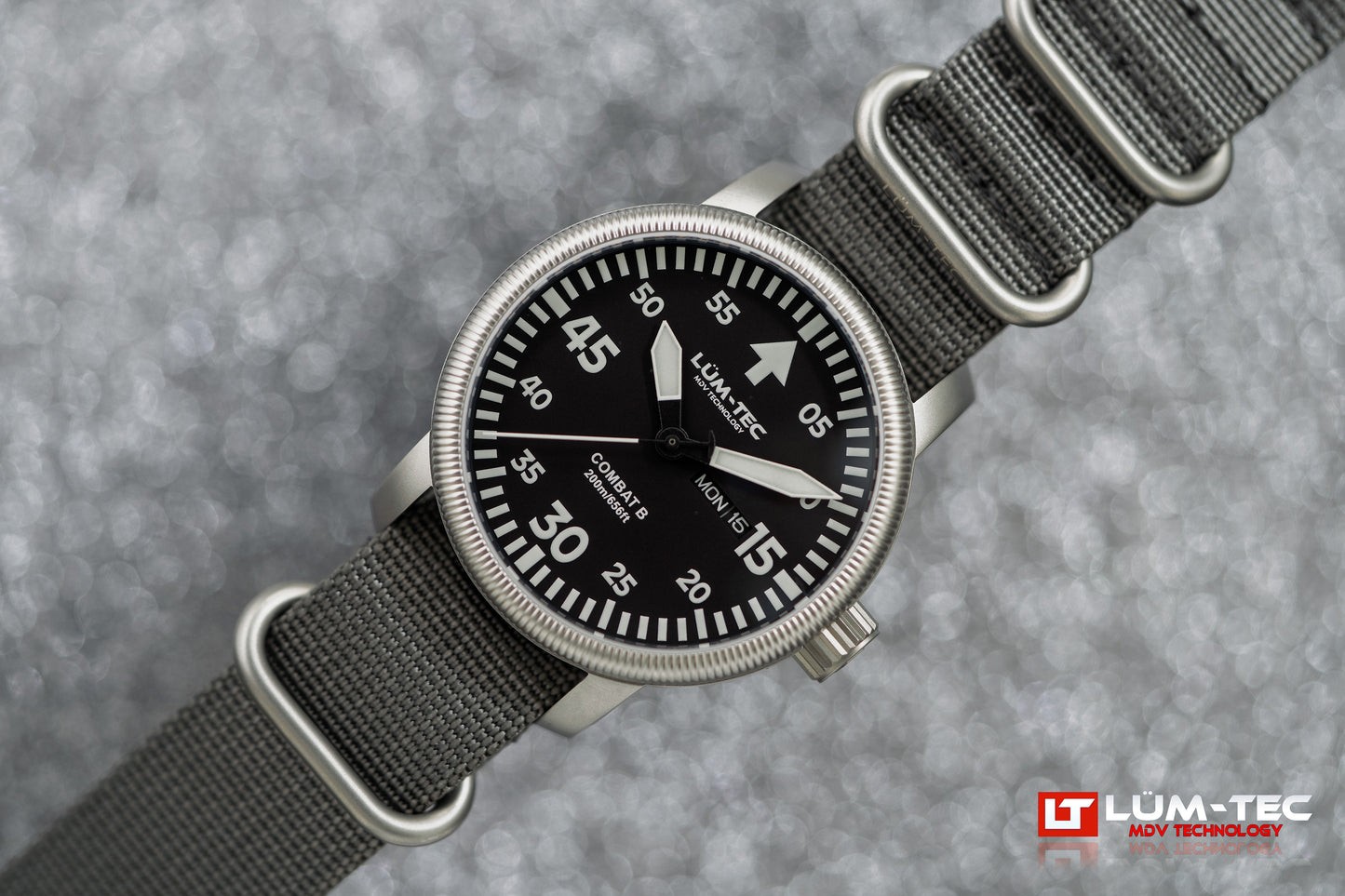 Lum-Tec Mens Watch Combat B67 Day Date 43mm Black Dial Miyota Japan 2105